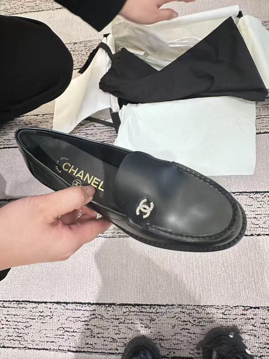 CHANEL MOASINS 2025 IN BLACK CALFSKIN