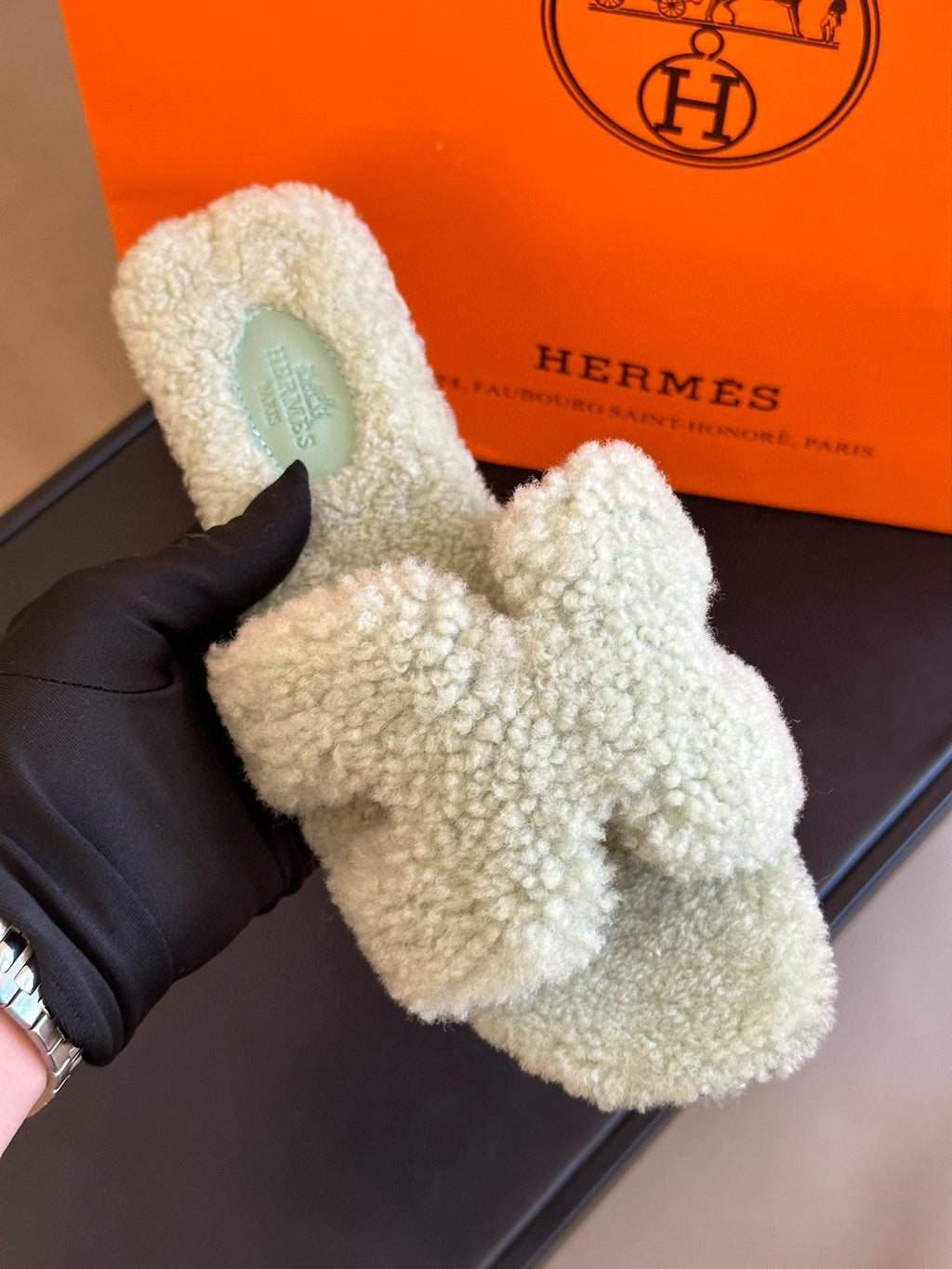 HERMES 0RAN SANDAL SHEARLING LIGHT GREEN