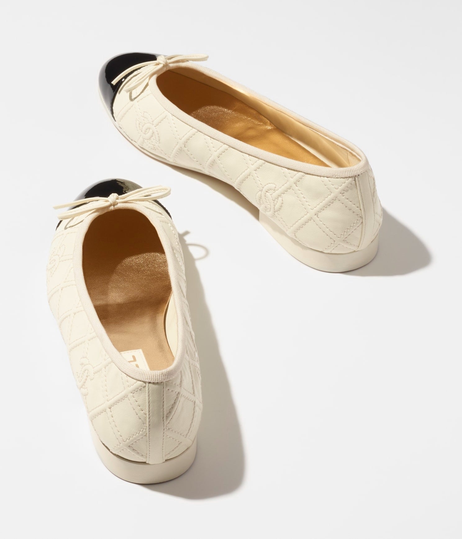 CHANEL BALLET FLATS IVORY BLACK LAMBSKIN
