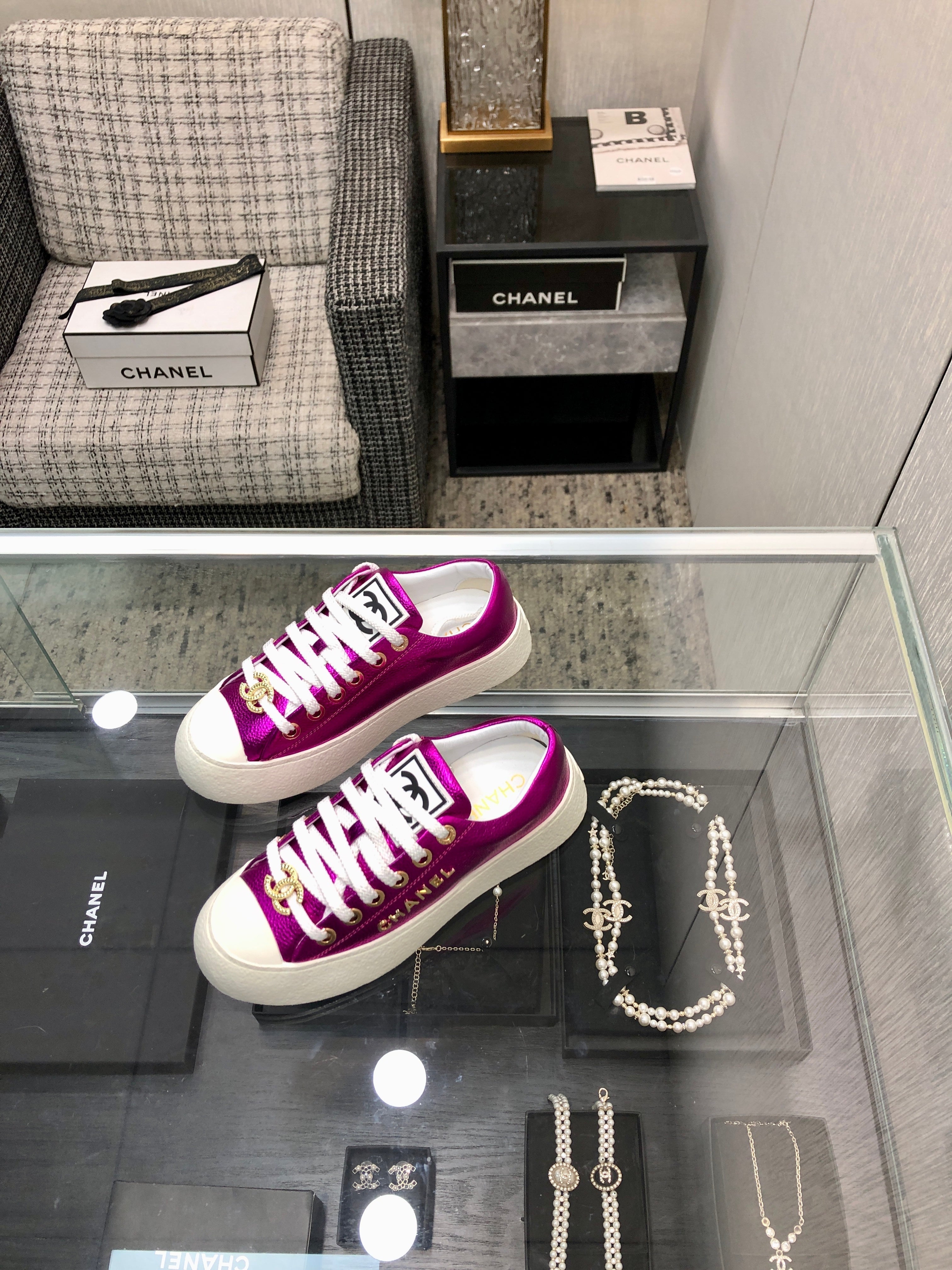 CHANEL CASUAL SNEAKER IN MAGENTA PURPLE METALLIC LAMBSKIN WITH GOLD LOGO