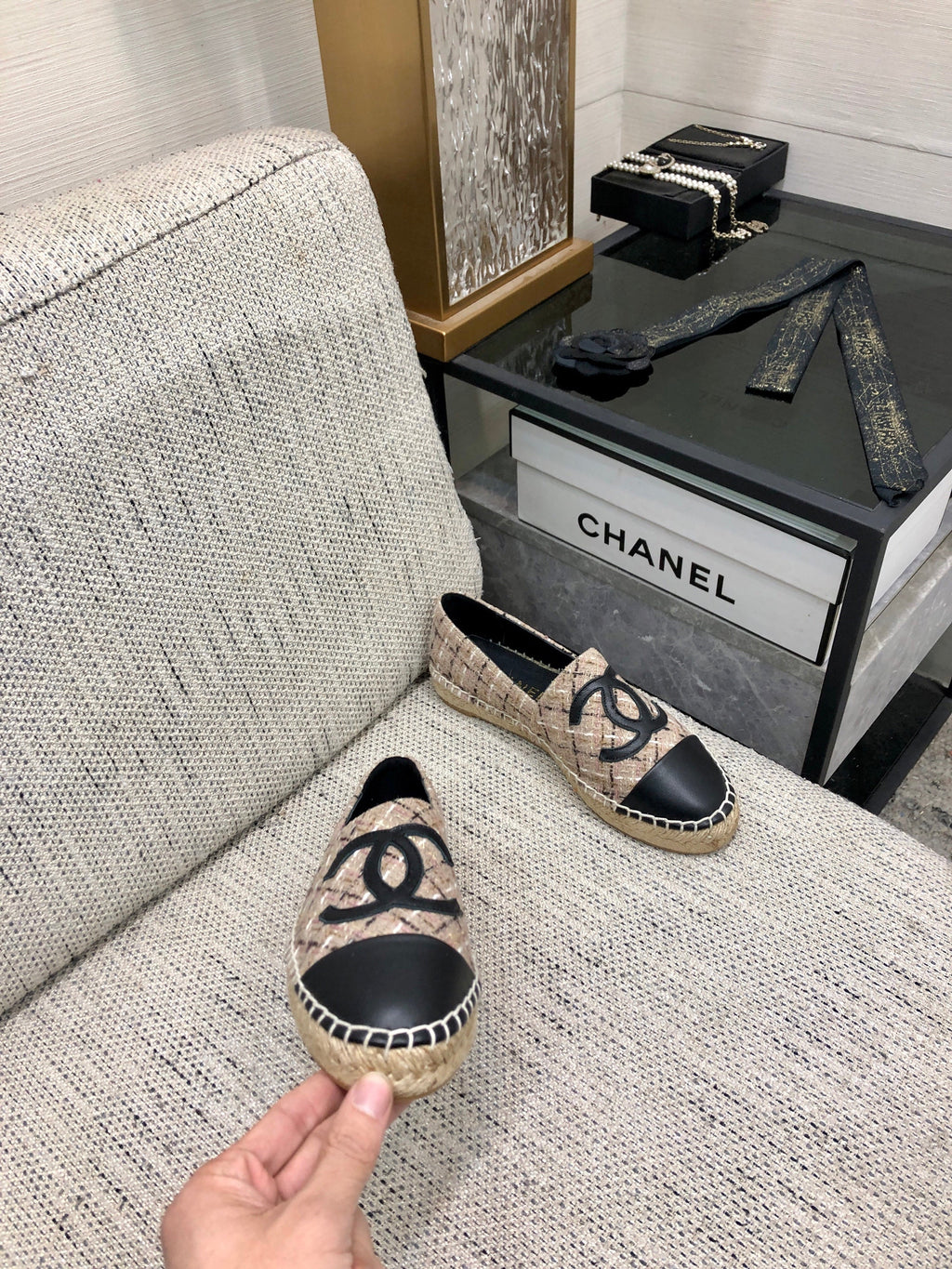 CHANEL ESPADRILLE CAMEL BEIGE TWEED FABRIC AND BLACK CALFSKIN FLATS