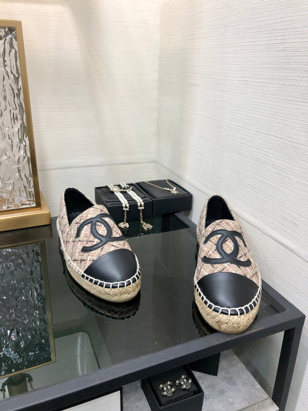 CHANEL ESPADRILLE CAMEL BEIGE TWEED FABRIC AND BLACK CALFSKIN FLATS