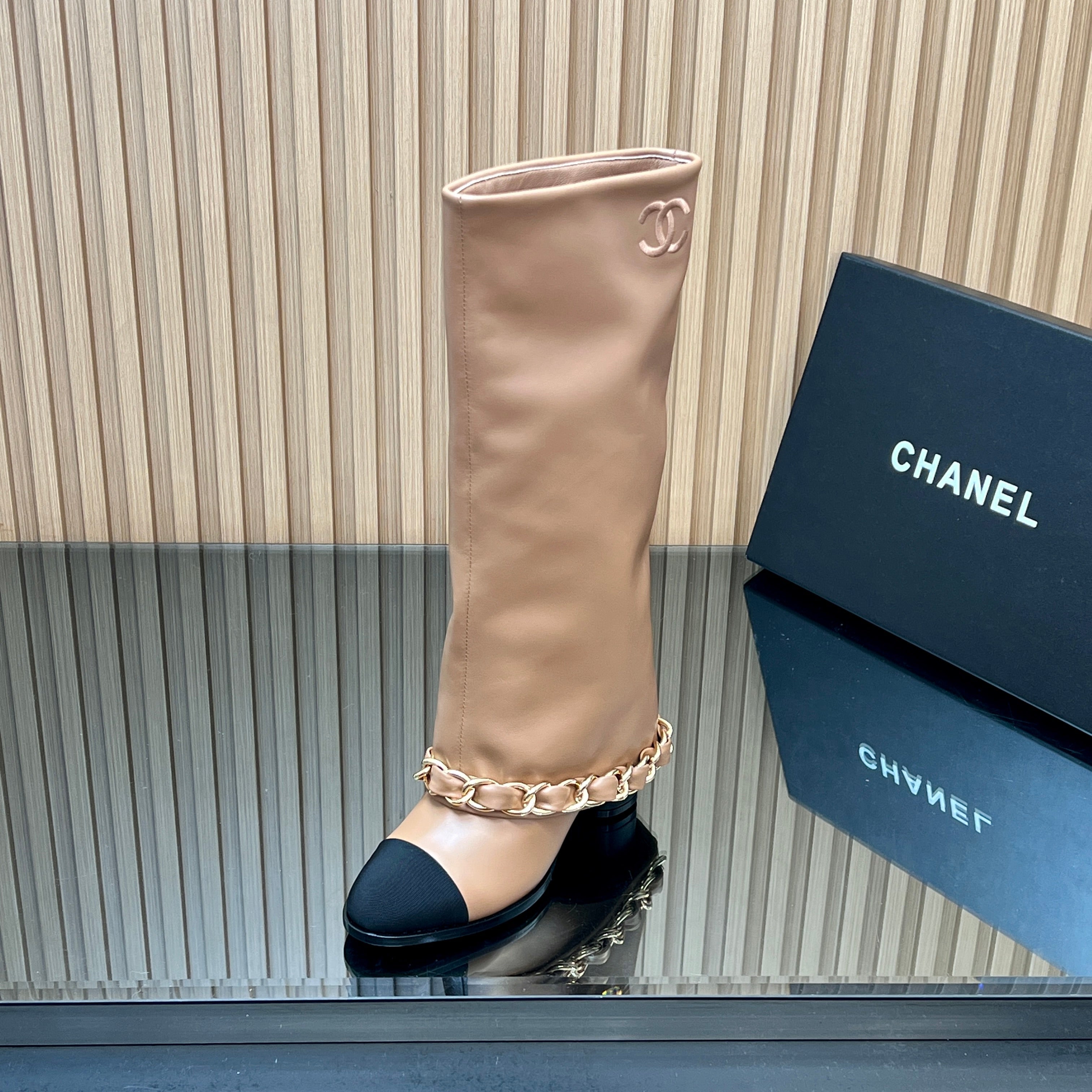 CHANEL 25S KNEE-HIGH HEELED BOOTS 65MM IN BEIGE CALFSKIN GOLD HARDWARE