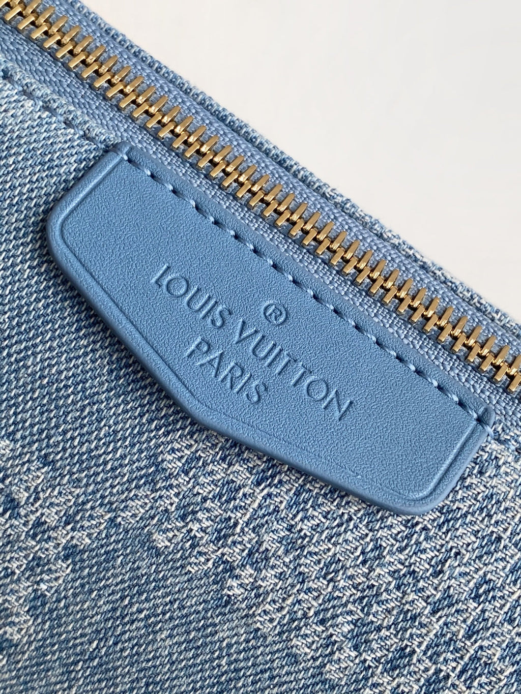 LOUIS VUITTON LV 25S POCHETTE ACCESSORIES XL 28 IN BLUE CANVAS DAMIER DENIM