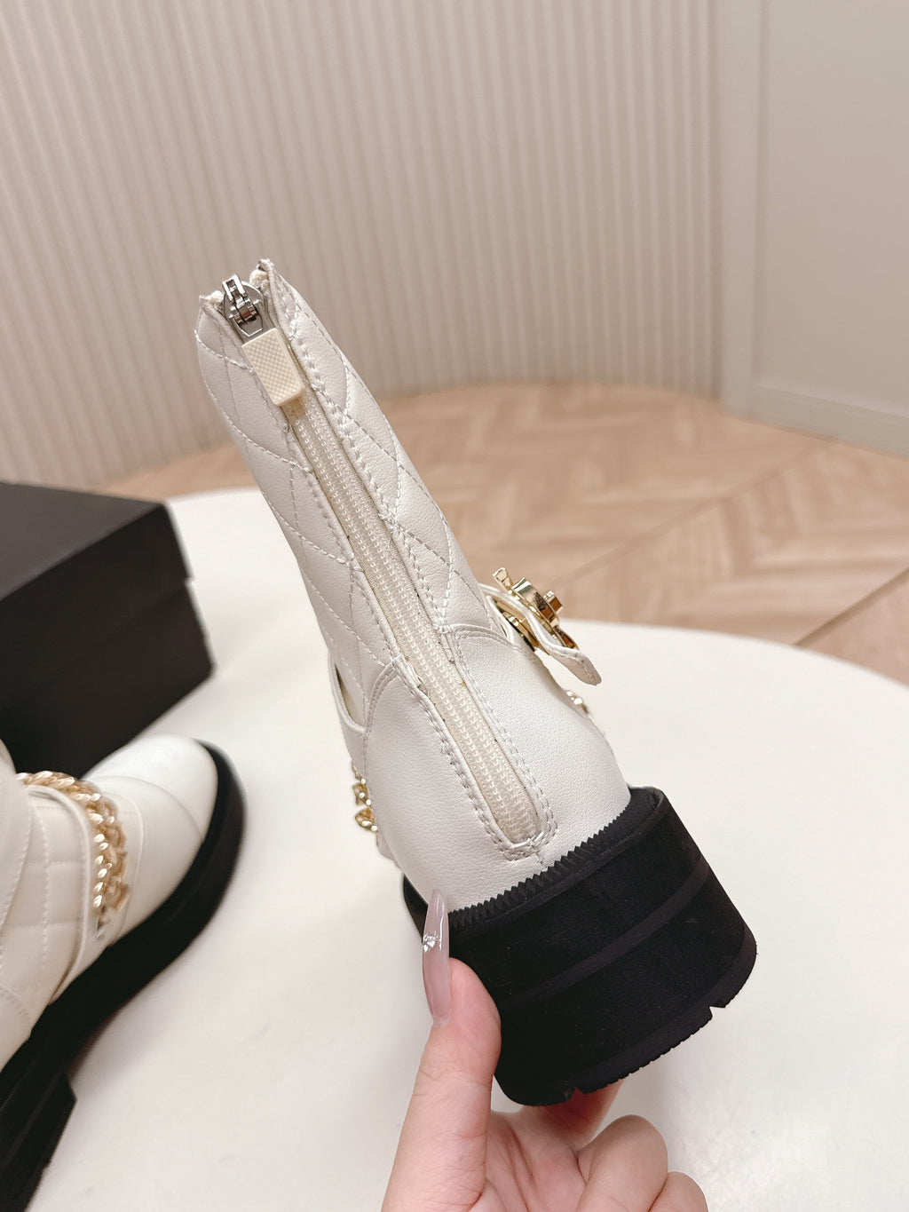 CHANEL ANKLE BOOTS 25S IN WHITE LAMBSKIN WITH GOLD HARDWARE