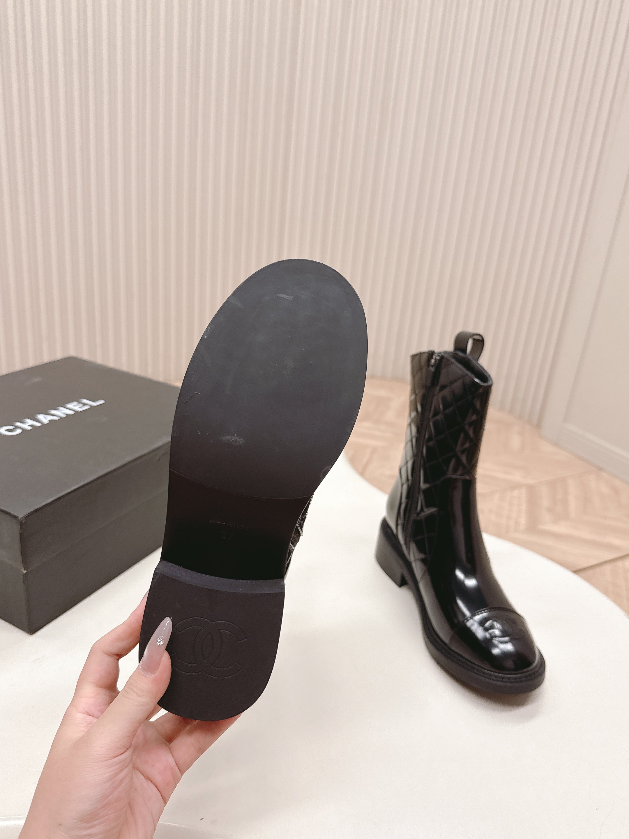 CHANEL ANKLE BOOTS 25S IN BLACK GLOSSY LAMBSKIN WITH GOLD HARDWARE