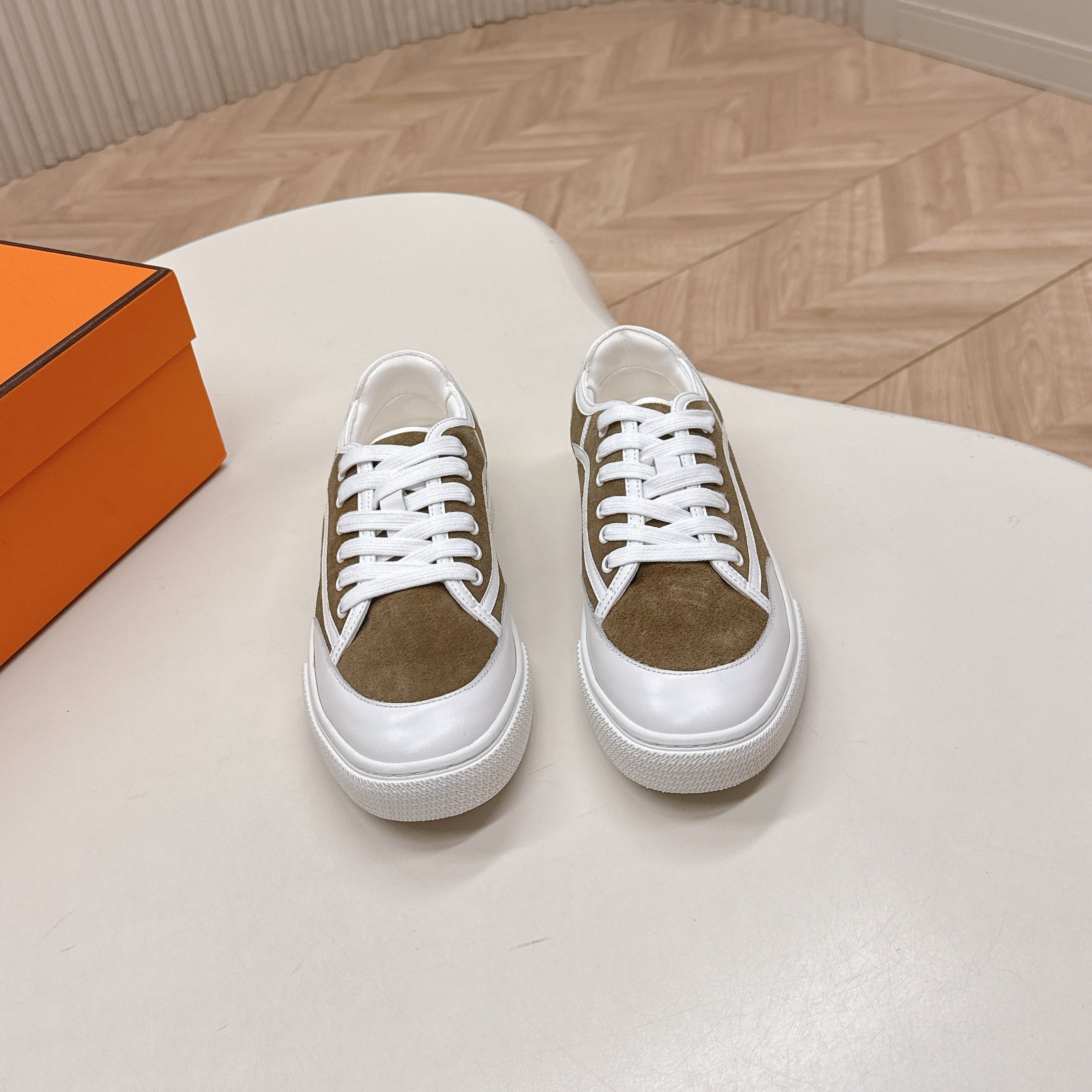 HERMES 25S SNEAKER LOW SPORTS IN BROWN SUEDE MIX WHITE LAMBSKIN