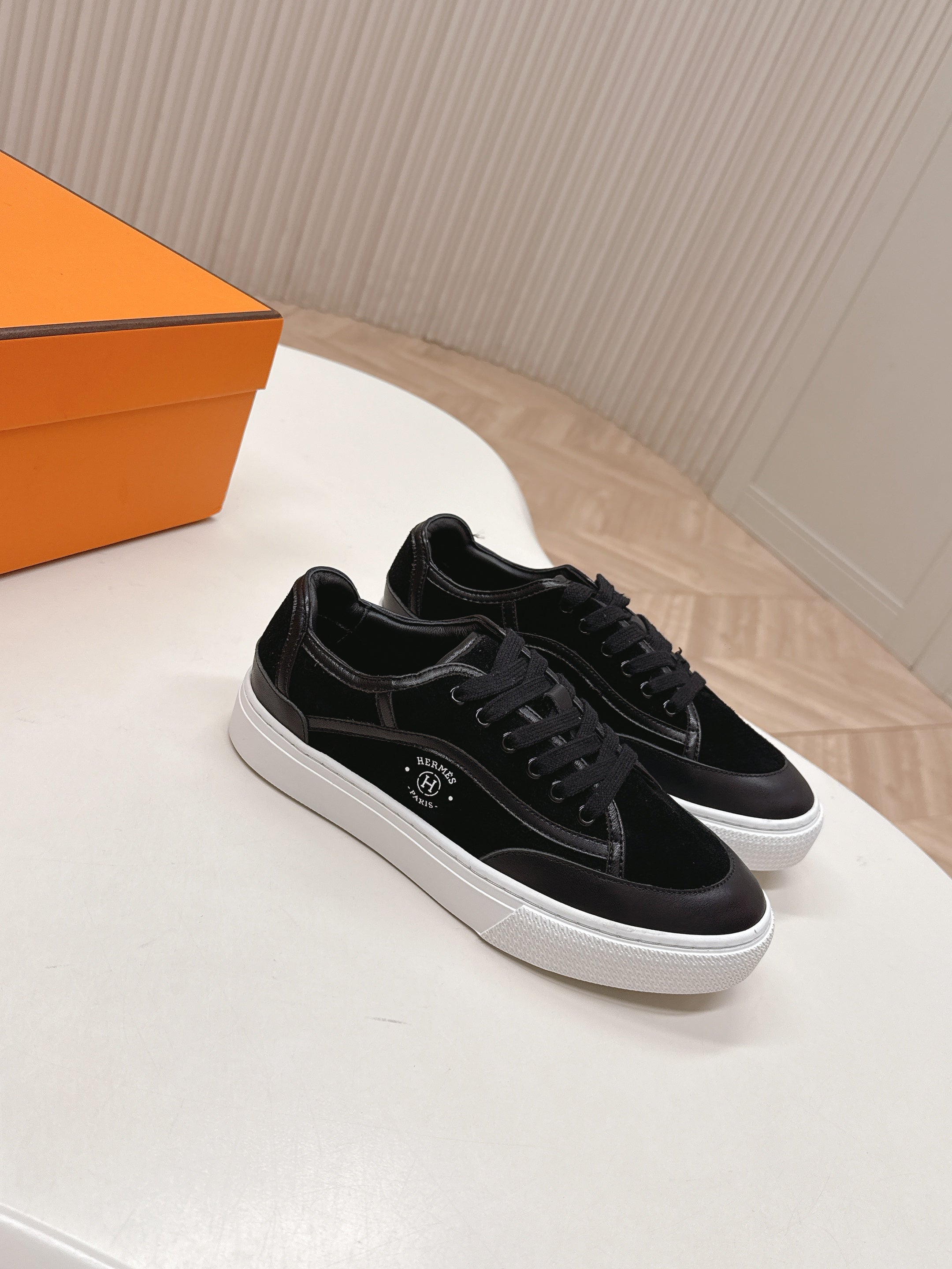 HERMES 25S SNEAKER LOW SPORTS IN BLACK SUEDE MIX LAMBSKIN