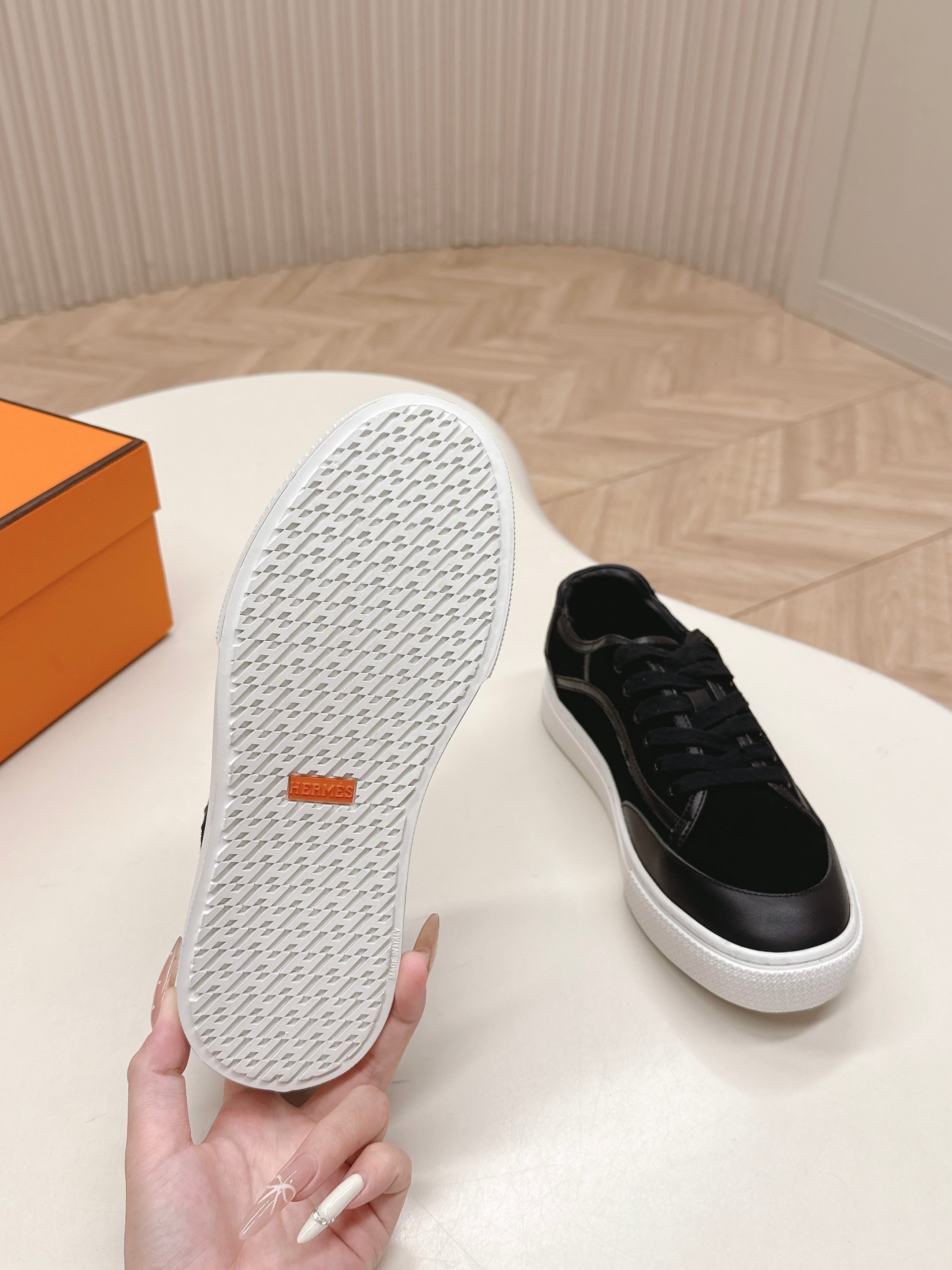 HERMES 25S SNEAKER LOW SPORTS IN BLACK SUEDE MIX LAMBSKIN