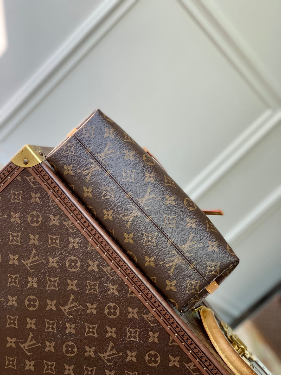LOUIS VUITTON CARRY ALL 26 IN BROWN MONOGRAM CANVAS AND CALFSKIN GOLD HARDWARE