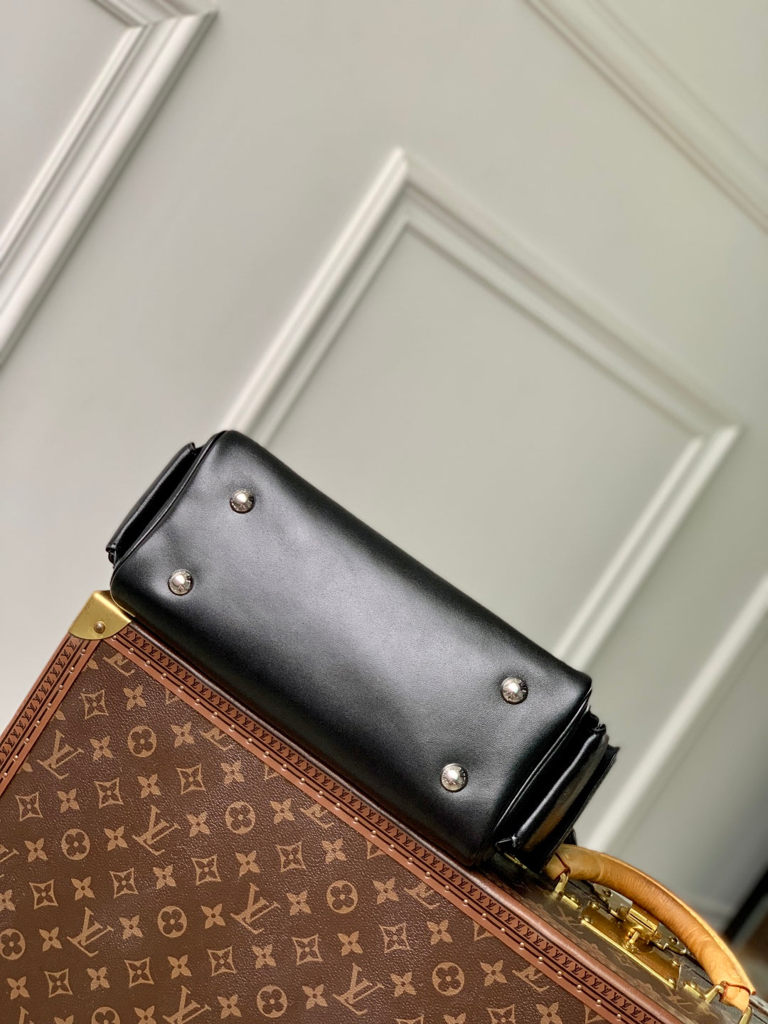 LOUIS VUITTON SPEEDY CARGO VIBE 28 IN BLACK LAMBSKIN MONOGRAM LOGO TAG