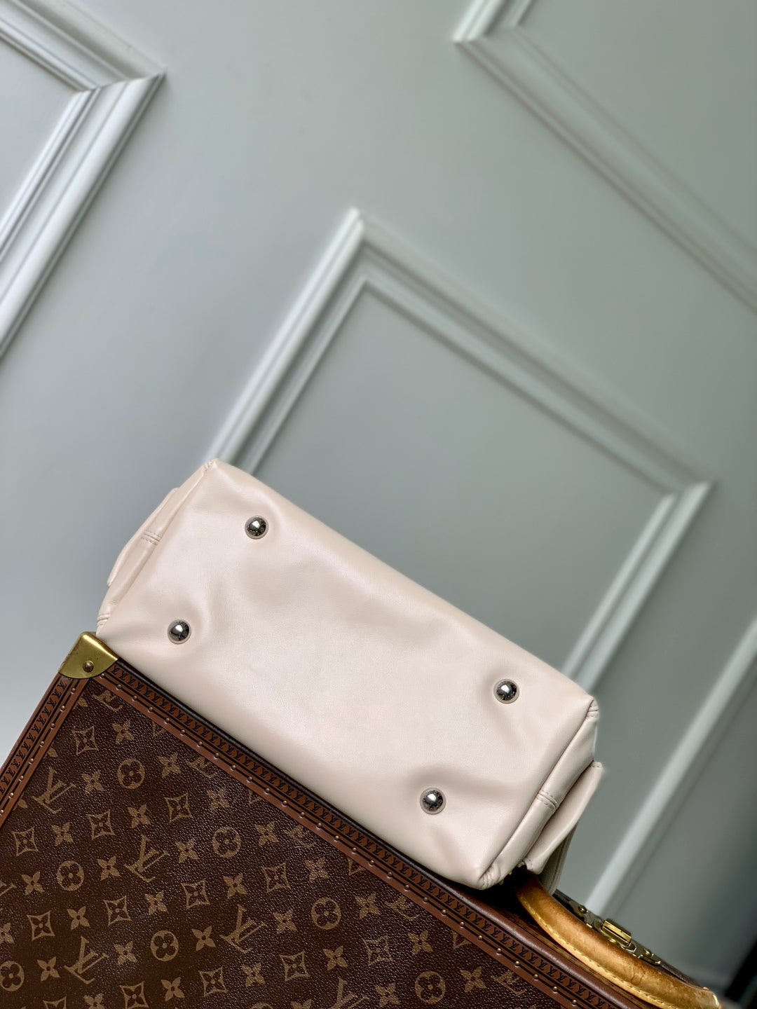 LOUIS VUITTON CARRYALL CARGO VIBE PM 33.5 IN VANILLE LAMBSKIN BORWN MONOGRAM TAG