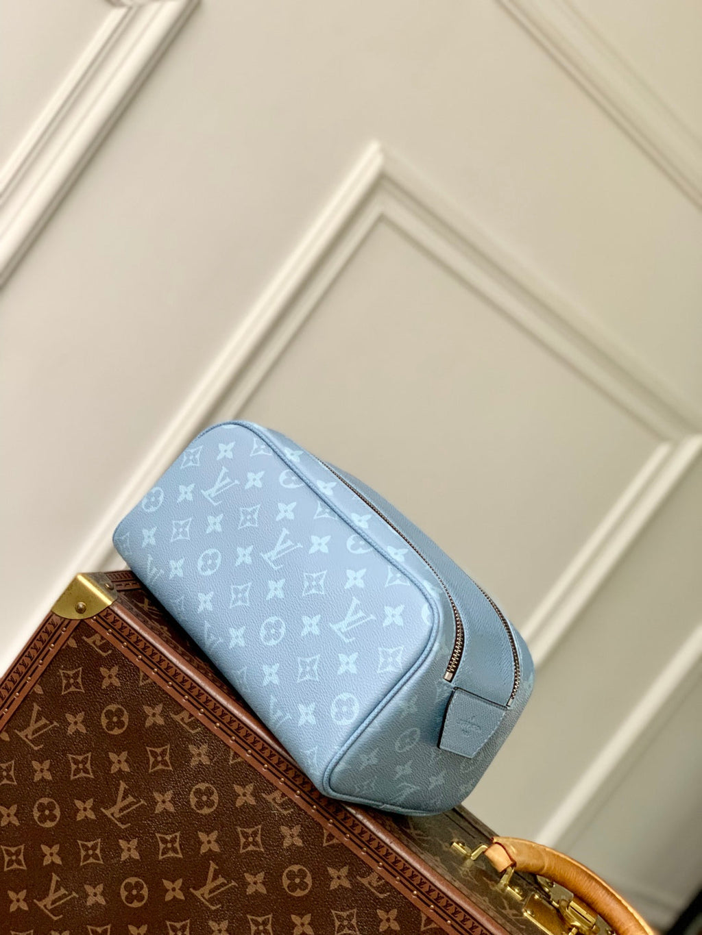 LOUIS VUITTON DOPP KIT 28 IN BLUE MONOGRAM COATED CANVAS