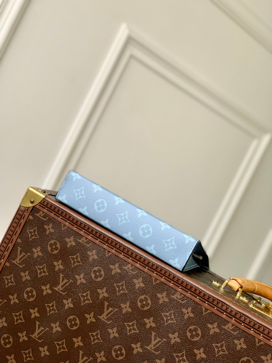 LOUIS VUITTON GASTON WEARABLE WALLET 22 IN BLUE MONOGRAM COATED CANVAS