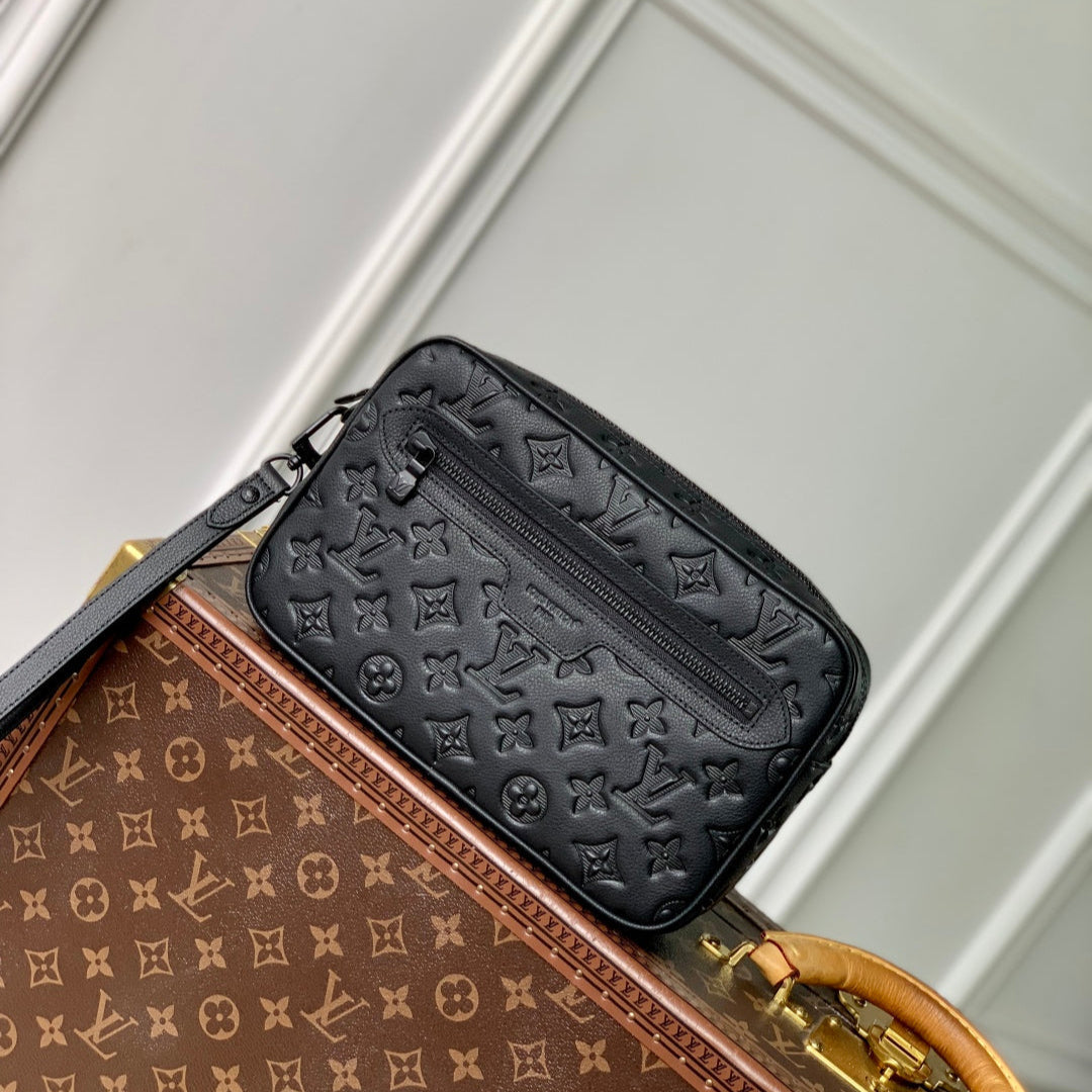 LOUIS VUITTON POCHETTE KASAI 24.5 IN BLACK MONOGRAM SHADOW CALFSKIN