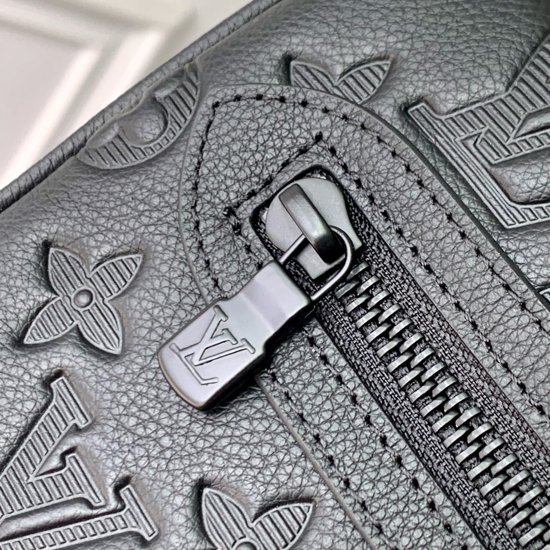 LOUIS VUITTON POCHETTE KASAI 24.5 IN BLACK MONOGRAM SHADOW CALFSKIN