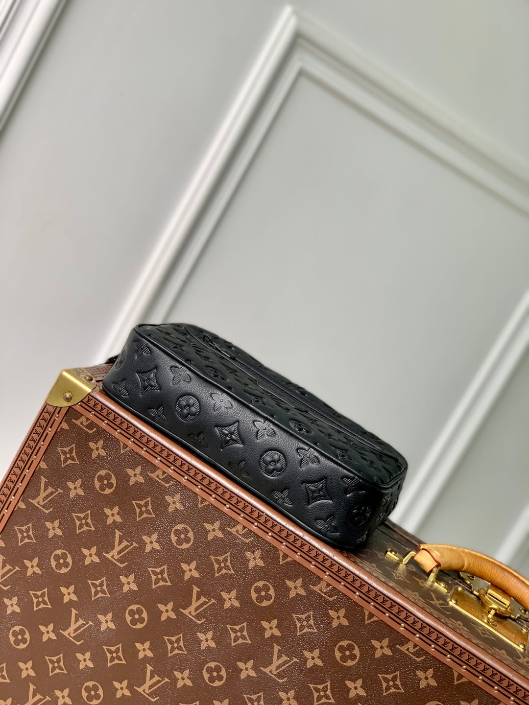 LOUIS VUITTON POCHETTE KASAI 24.5 IN BLACK MONOGRAM SHADOW CALFSKIN