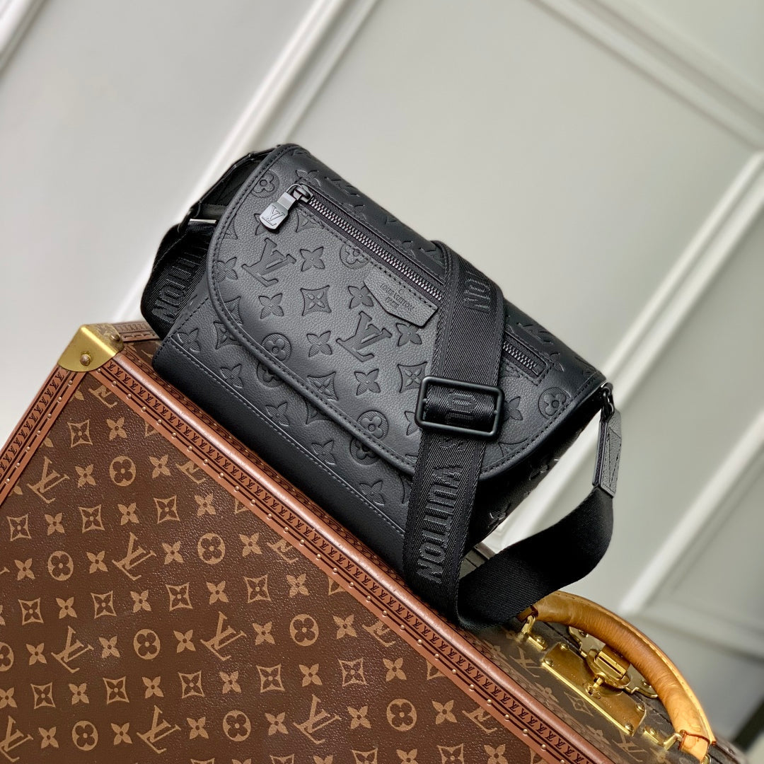 LOUIS VUITTON PULSE MESSENGER 26.6 IN BLACK MONOGRAM SHADOW EMBOSSED CALFSKIN