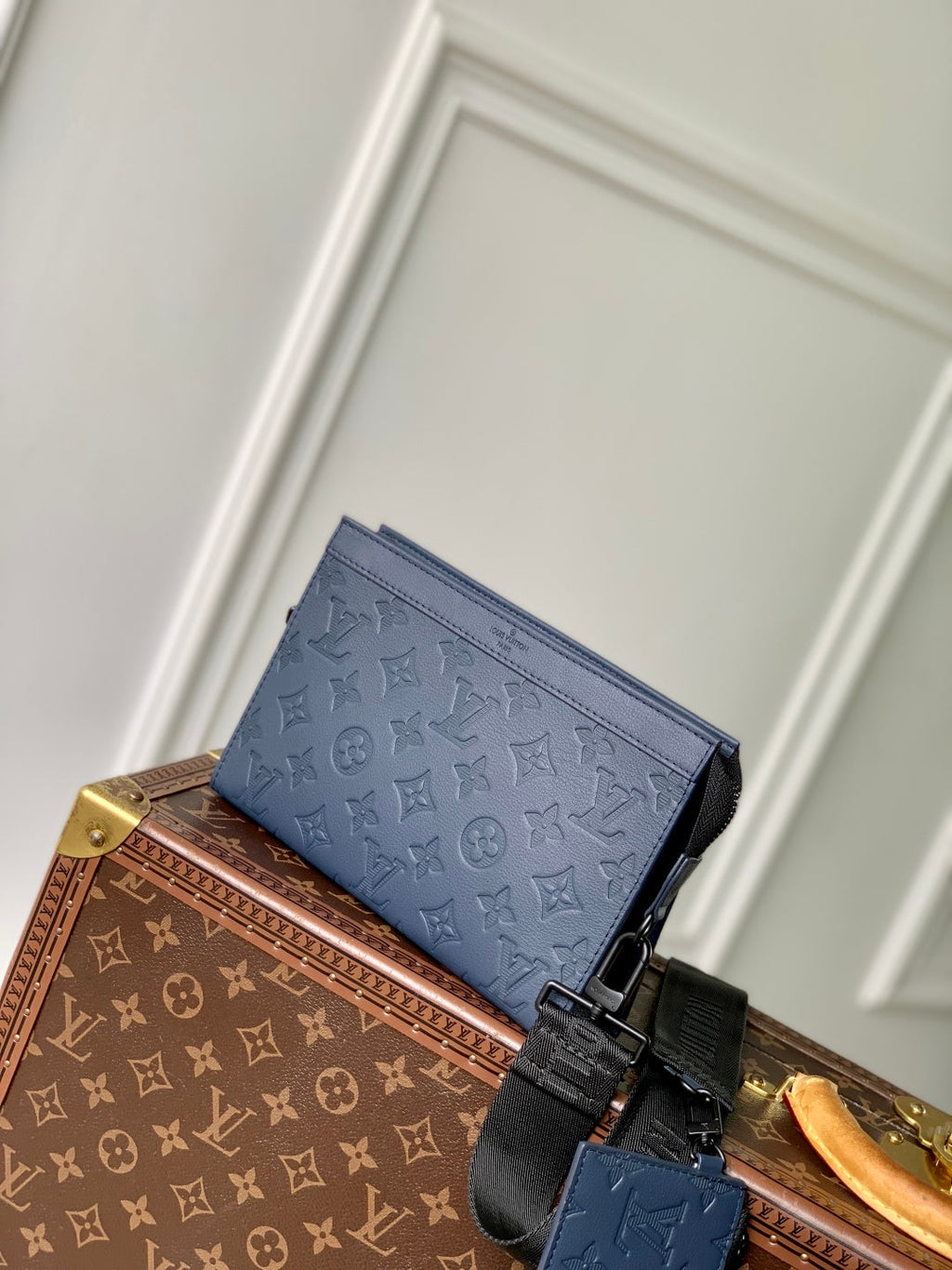 LOUIS VUITTON POCHETTE VOYAGE 22 IN DARK BLUE MONOGRAM SHADOW CALFSKIN