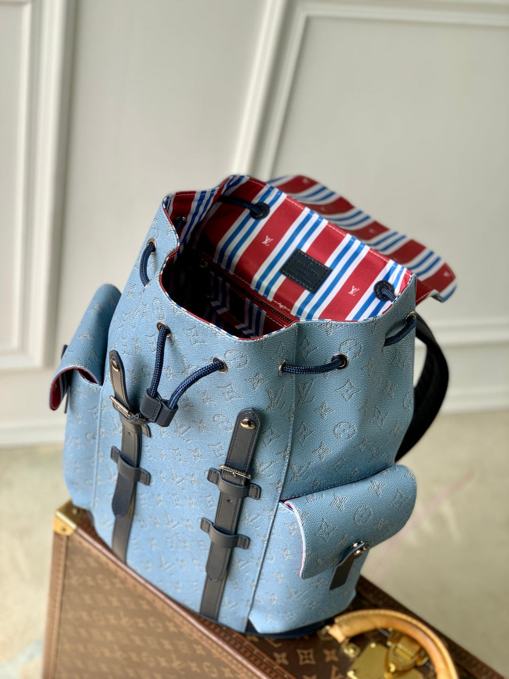 LOUIS VUITTON CHRISTOPHER MM BACKPACK 44 IN SKY BLUE MONOGRAM HERITAGE CANVAS BLACK CALFSKIN