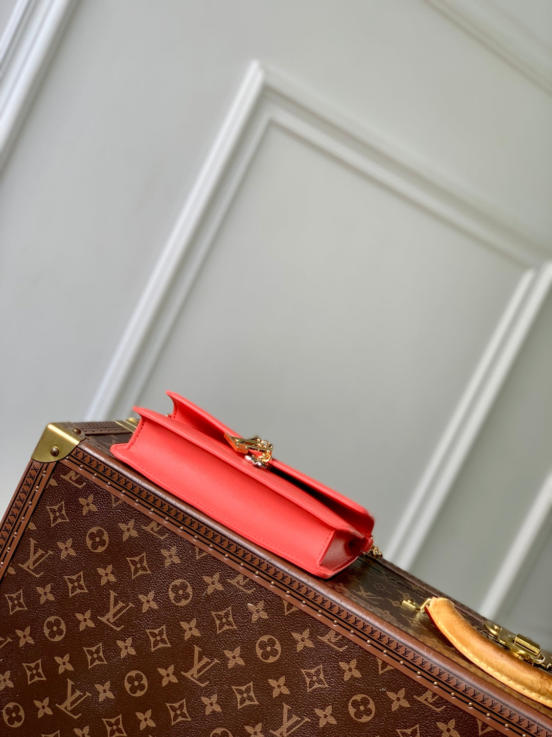 LOUIS VUITTON WALLET ON CHAIN BLOOM 20 IN SWEET CORAL CALFSKIN
