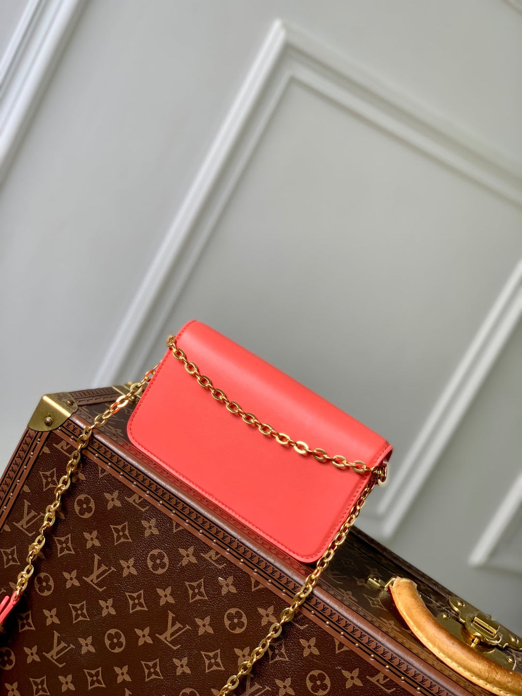 LOUIS VUITTON WALLET ON CHAIN BLOOM 20 IN SWEET CORAL CALFSKIN