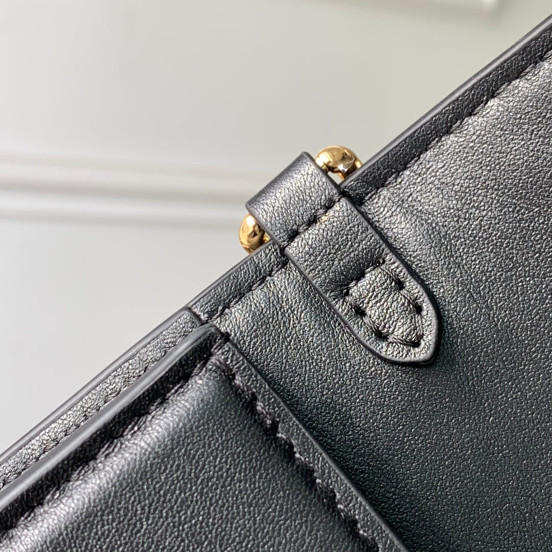 LOUIS VUITTON WALLET ON CHAIN BLOOM 20 IN BLACK CALFSKIN