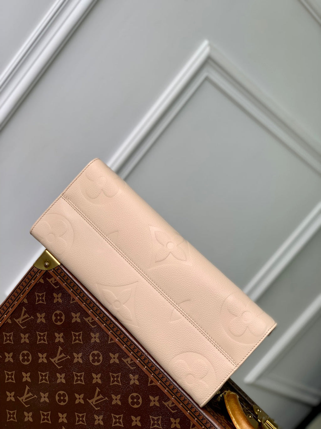 LOUIS VUITTON ONTHEGO MM 35 IN  BLUSH PINK MONOGRAM CALFSKIN