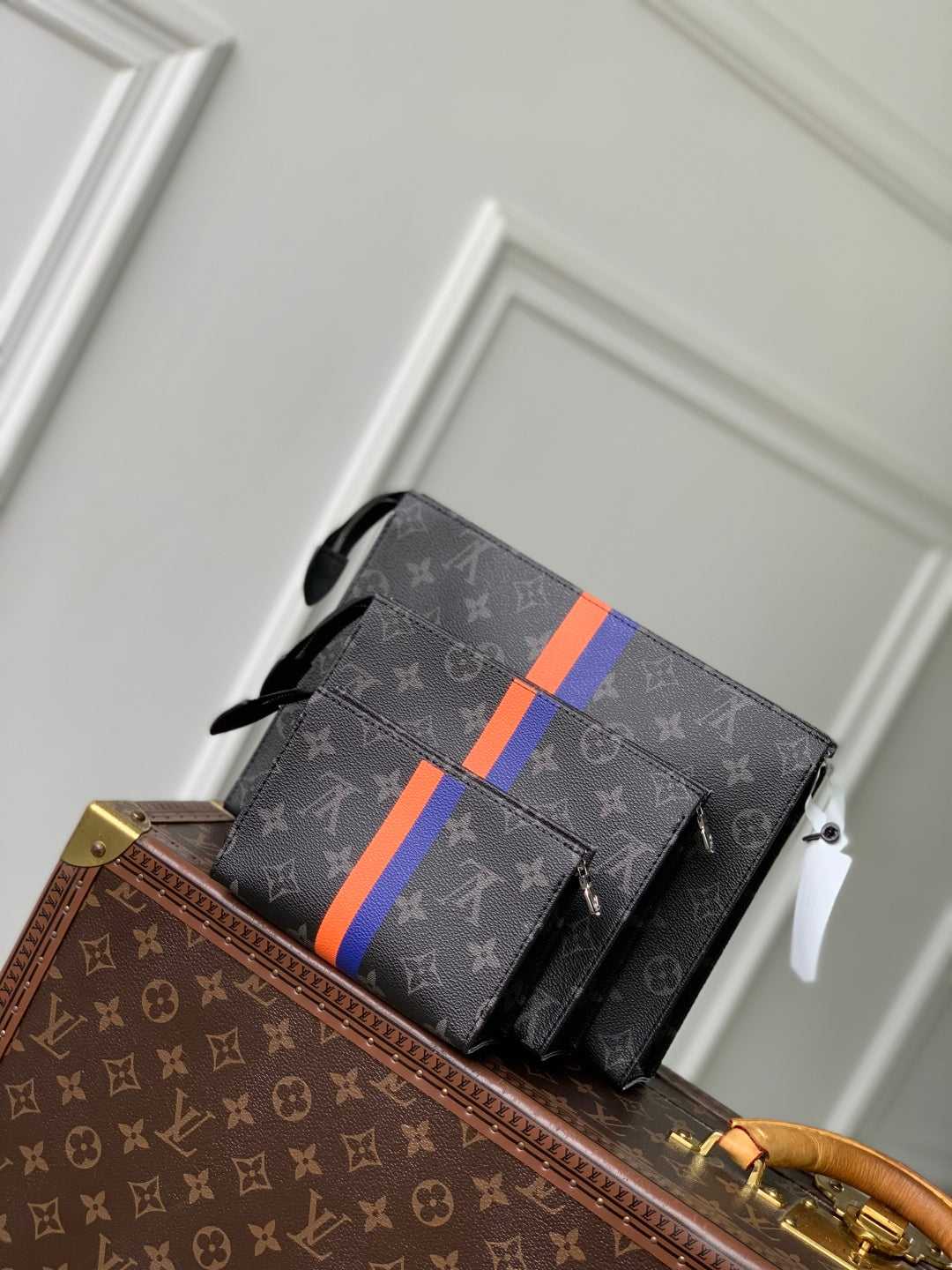 LOUIS VUITTON RIO TOILET POUCH 25 IN BLACK CANVAS MONOGRAM SILVER LOCK