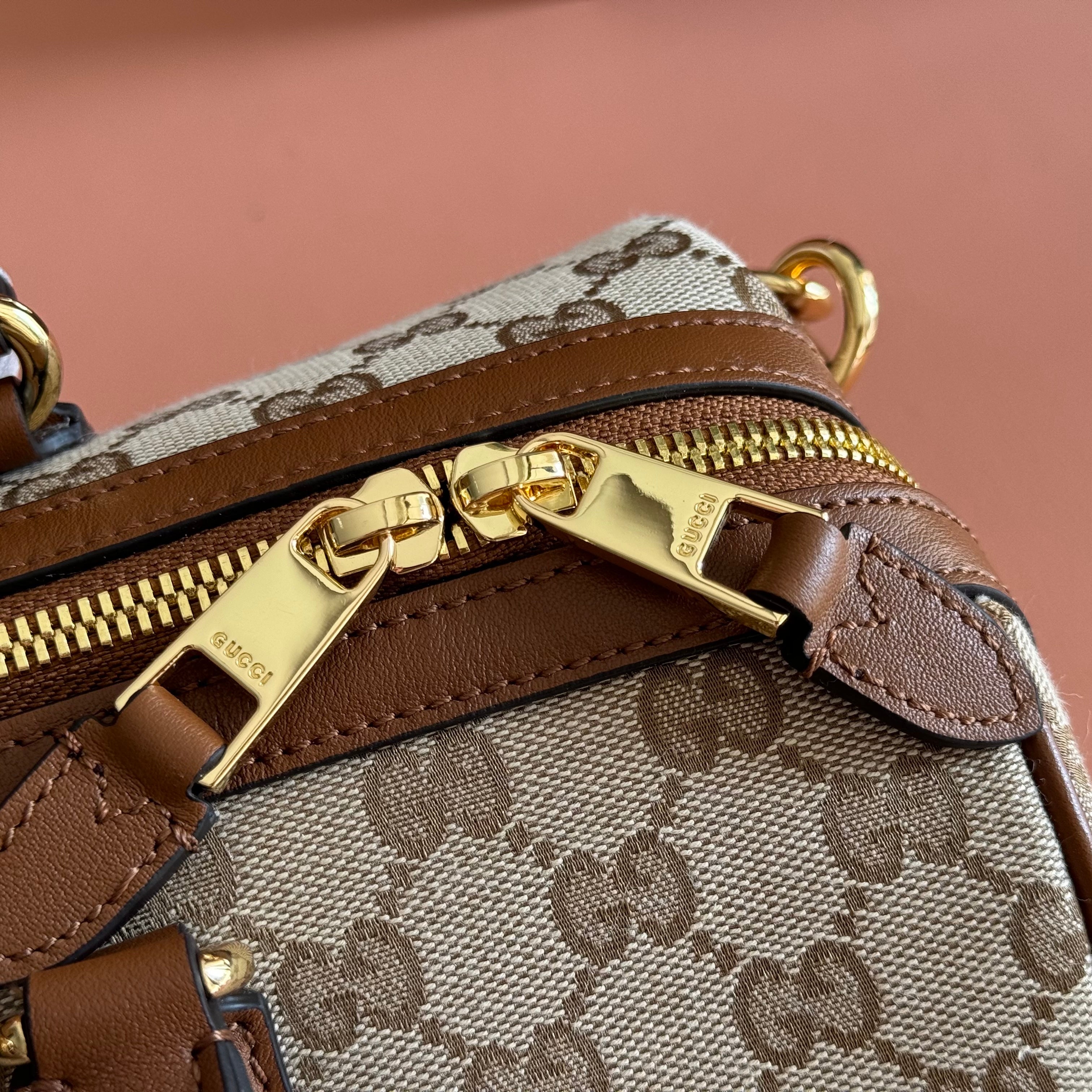 GUCCI 26S OPHIDIA MEDIUM BOSTON BAG 30 IN WARM BEIGE AND BROWN CANVAS