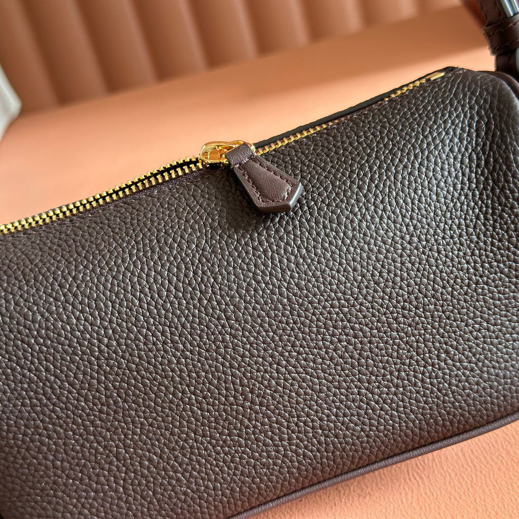GUCCI 26S SHOULDER BAG 19 IN BLACK BROWN CALFSKIN