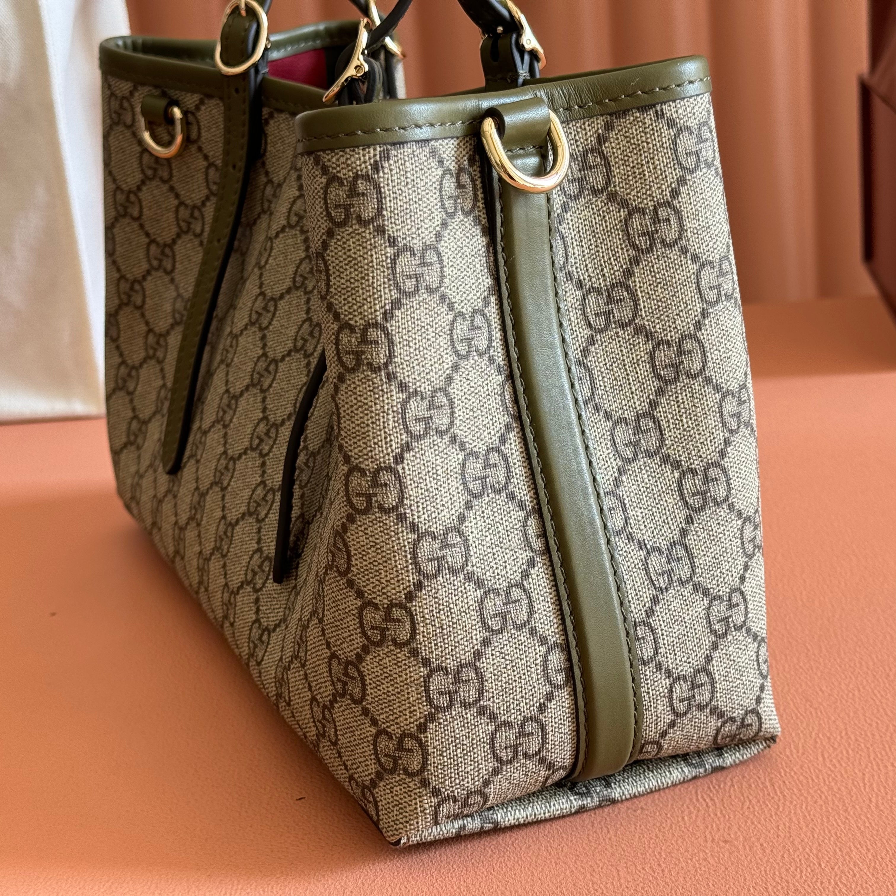GUCCI 26S TOTE BAG 30 IN DARK BEIGE AND MOSS GREEN CANVAS