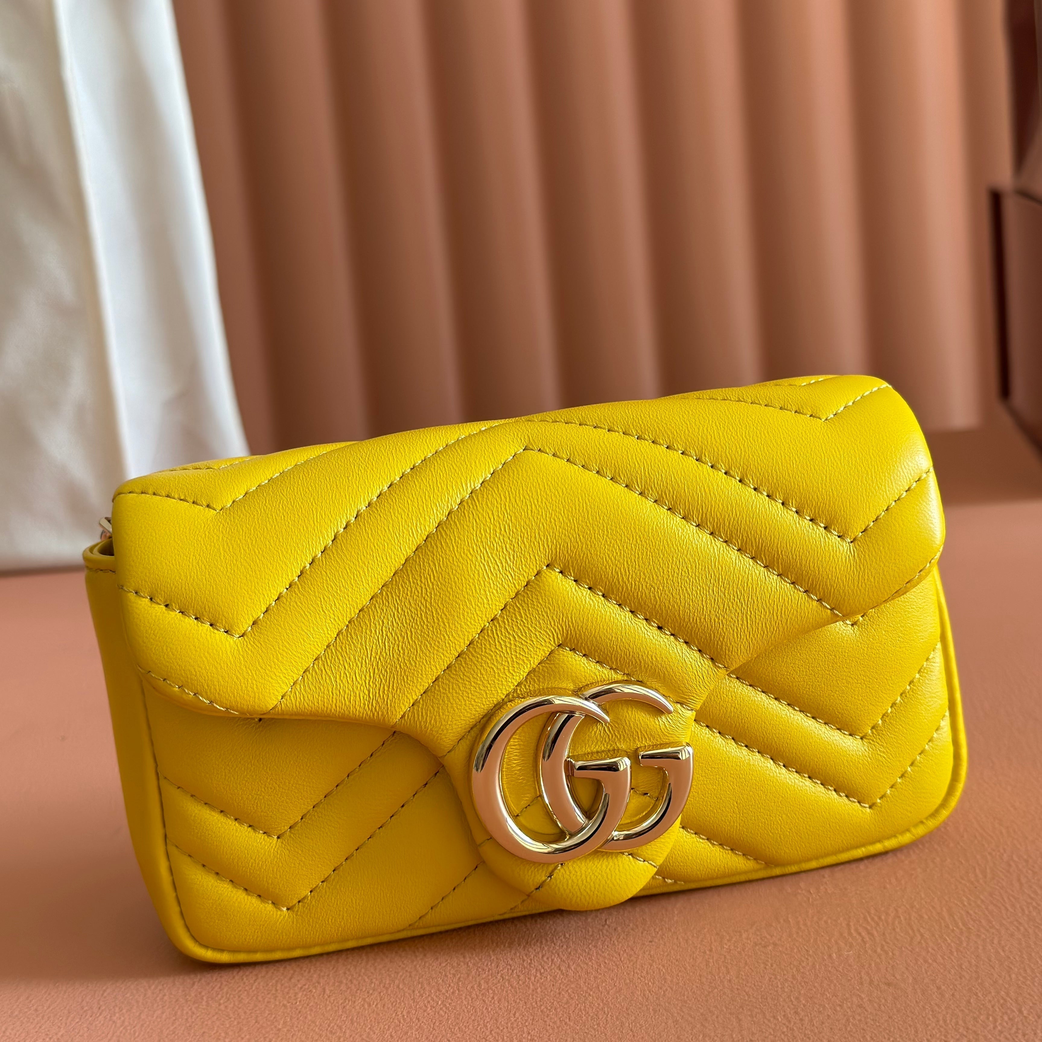 GUCCI 26S  MARMONT BAG 16 IN YELLOW LAMBSKIN