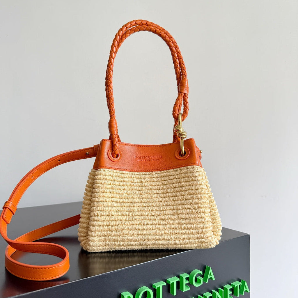 BOTTEGA VENETA 25S SMALL PARACHUTE 20 IN BURNED ORANGE CALFSKIN AND RAFFIA