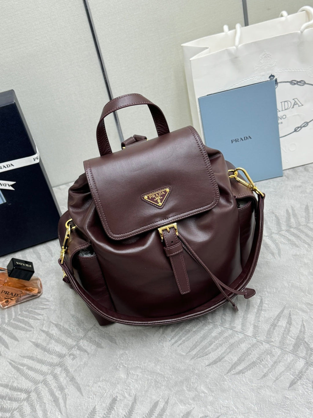 PRADA 25S EXPLORE MEDIUM BACKPACK 29 IN SIENNA CALFSKIN GOLD HARDWRE
