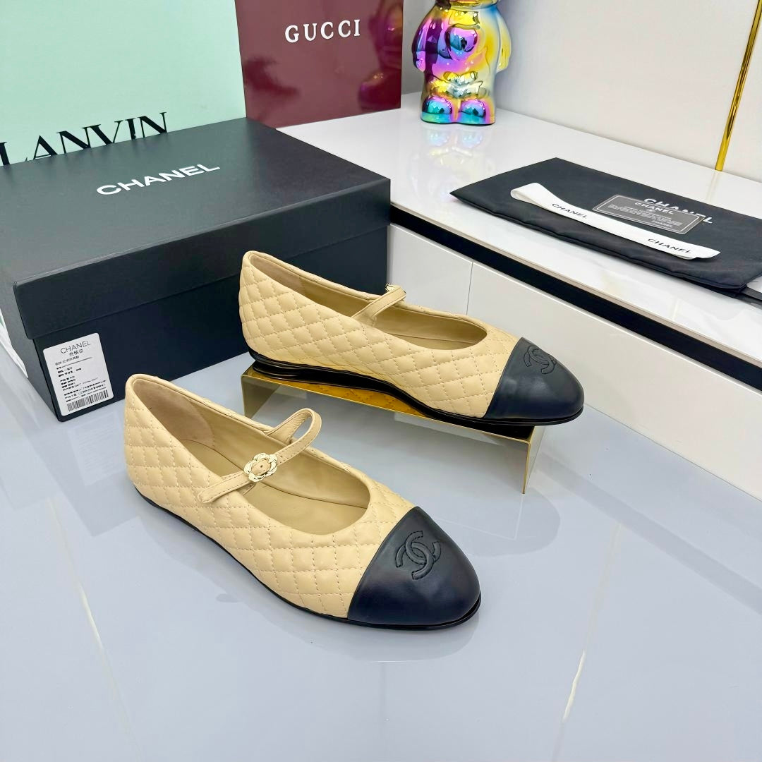CHANEL MARY JANE FLAT 25S IN BEIGE LAMBSKIN EMBOSSED LOGO