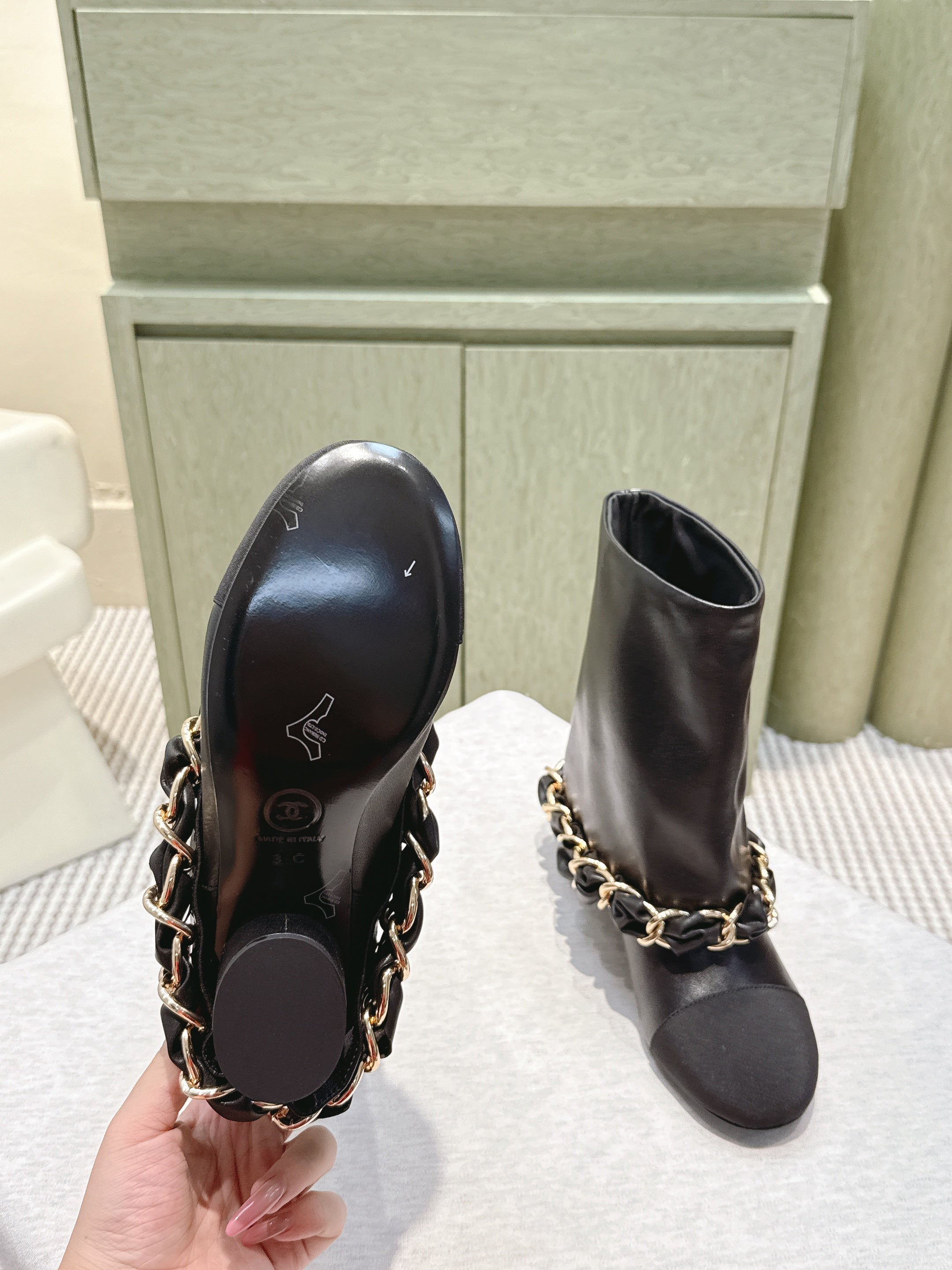 CHANEL 25S CALF-LENGTH BOOTS 45MM IN BLACK CALFSKIN GOLD HARDWARE