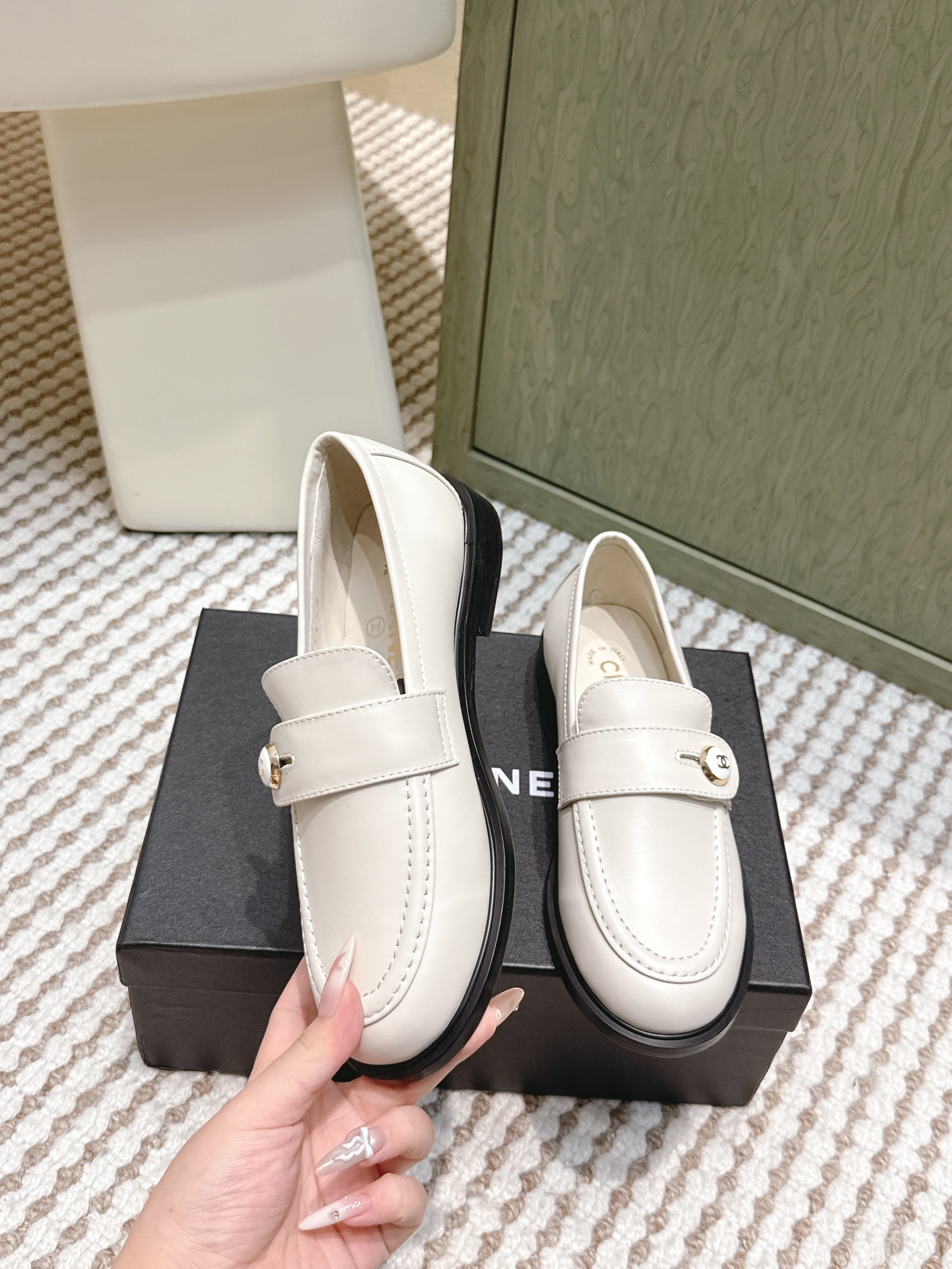 CHANEL 25S GODDESS FLAT LOAFERS IN WHITE CALFSKIN GOLD HARDWARE