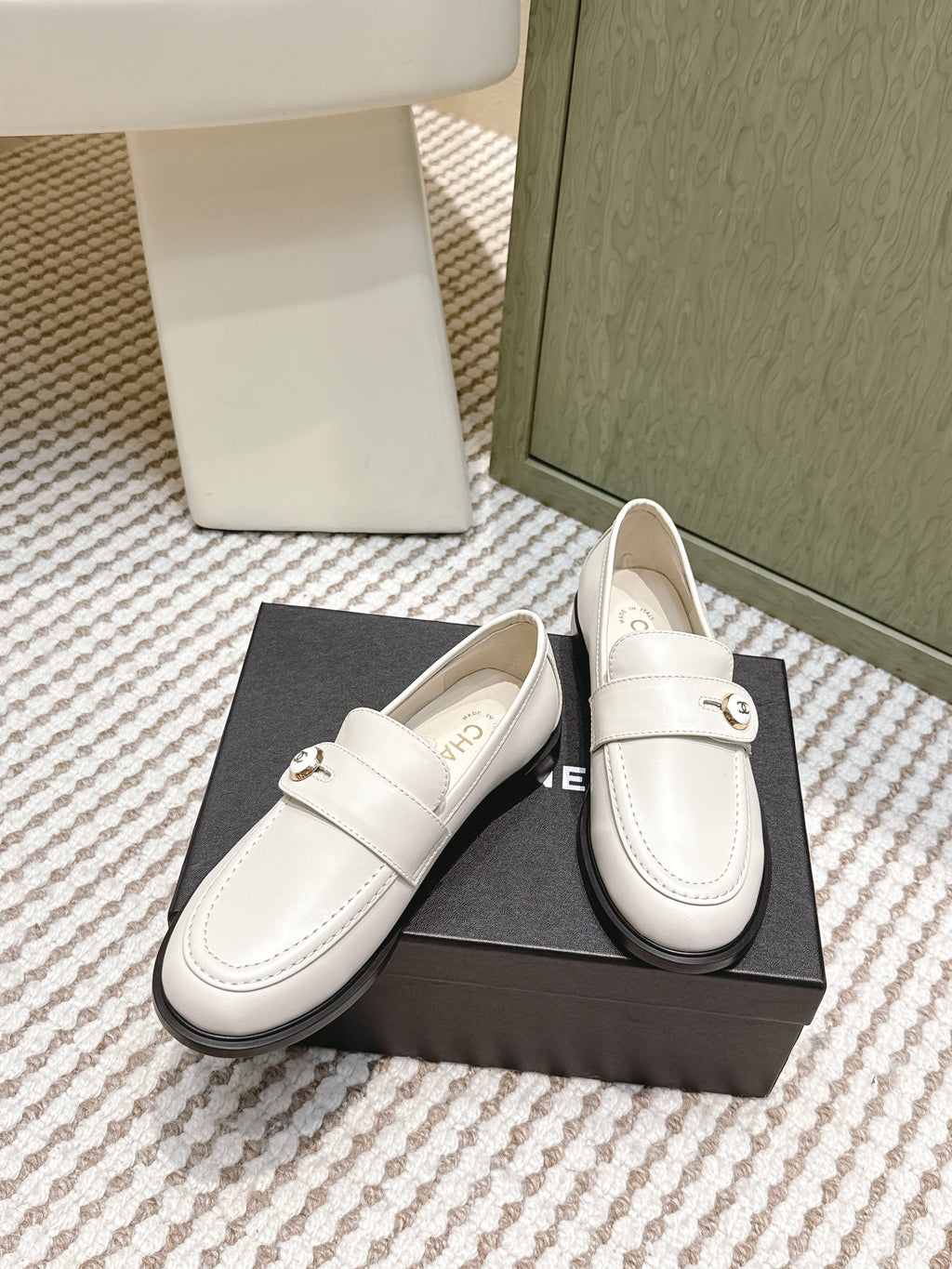 CHANEL 25S GODDESS FLAT LOAFERS IN WHITE CALFSKIN GOLD HARDWARE