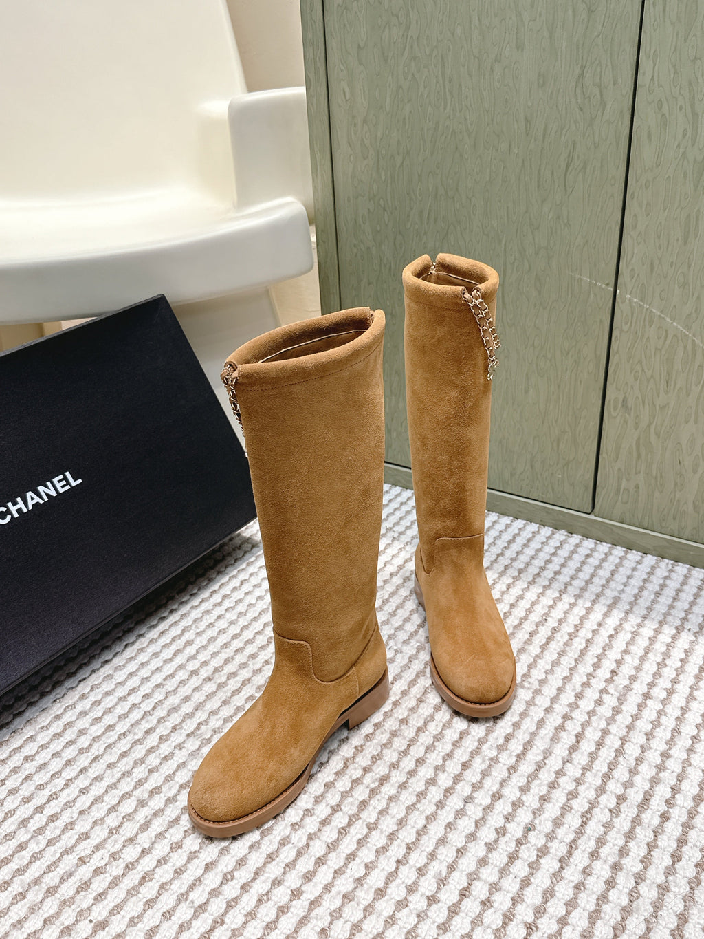 CHANEL 25S KNEE-HIGH BOOTS IN CARAMEL SUEDE GOLD HARDWARE