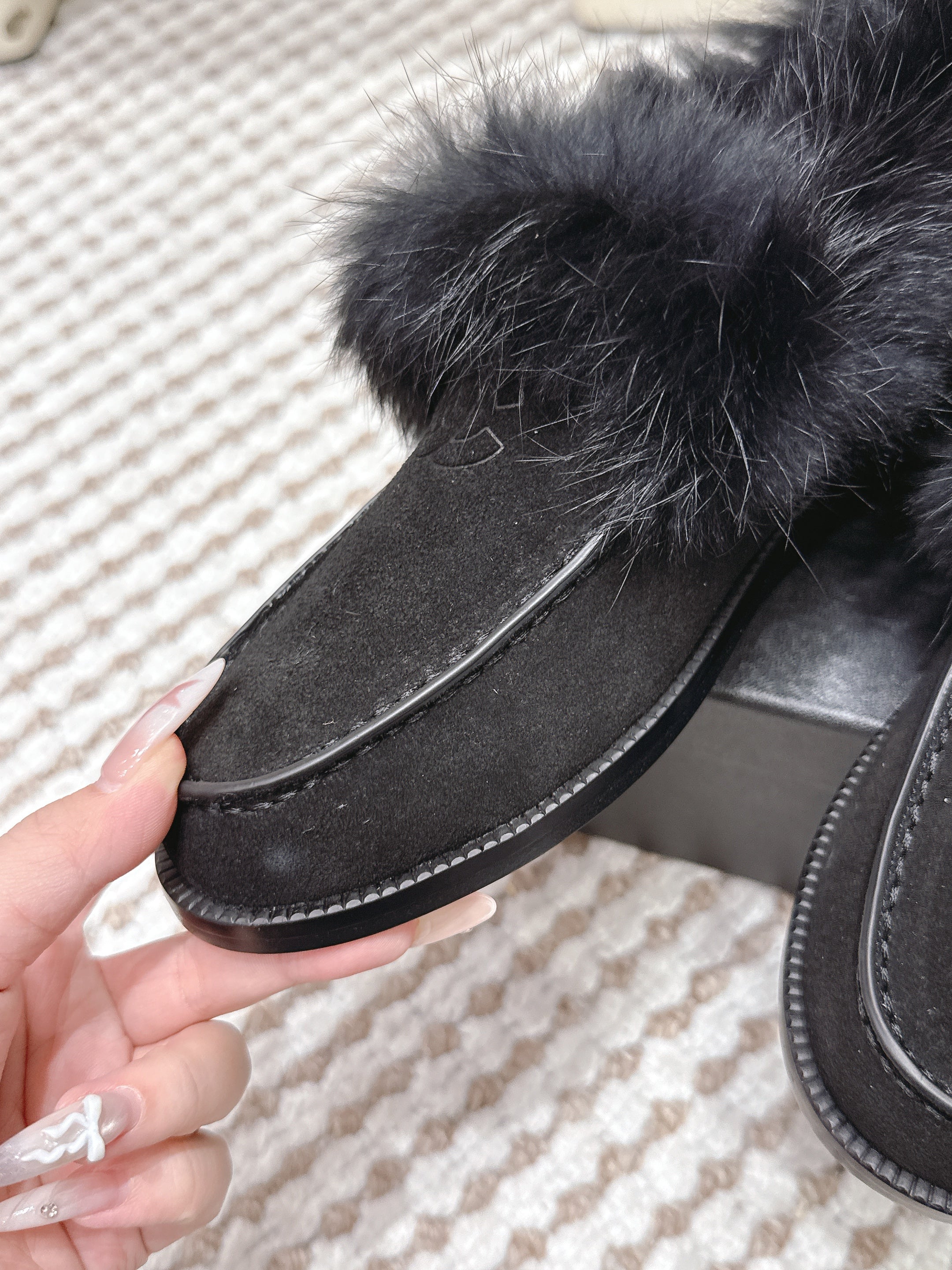 CHANEL 25S LOAFERS MOASIN IN BLACK SUEDE WITH MINK FUR LINING