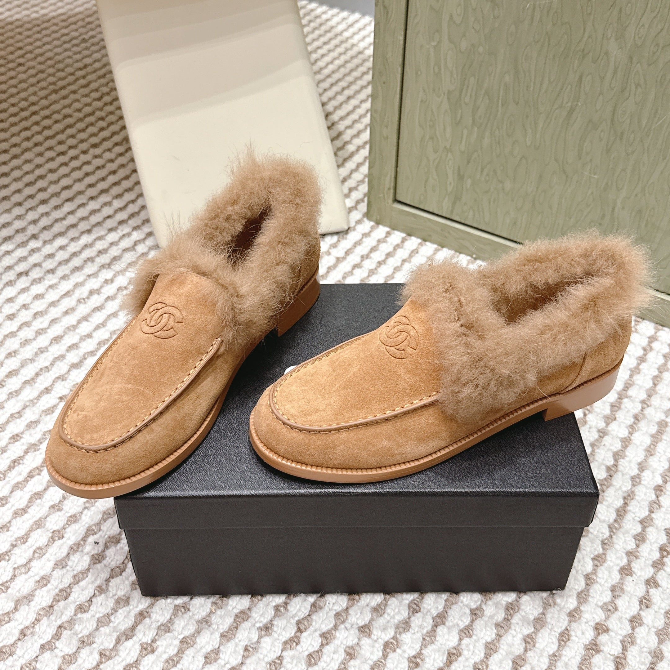CHANEL 25S LOAFERS MOASIN IN BROWN SUEDE WITH MINK FUR LINING