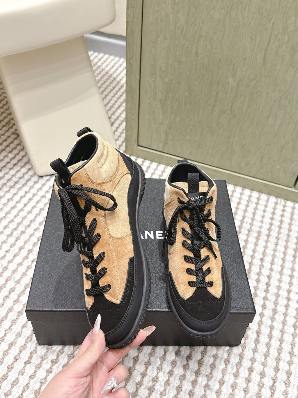 CHANEL 25S HIGH-TOP SNEAKERS IN BLACK AND BROWN CALFSKIN AND SUEDE