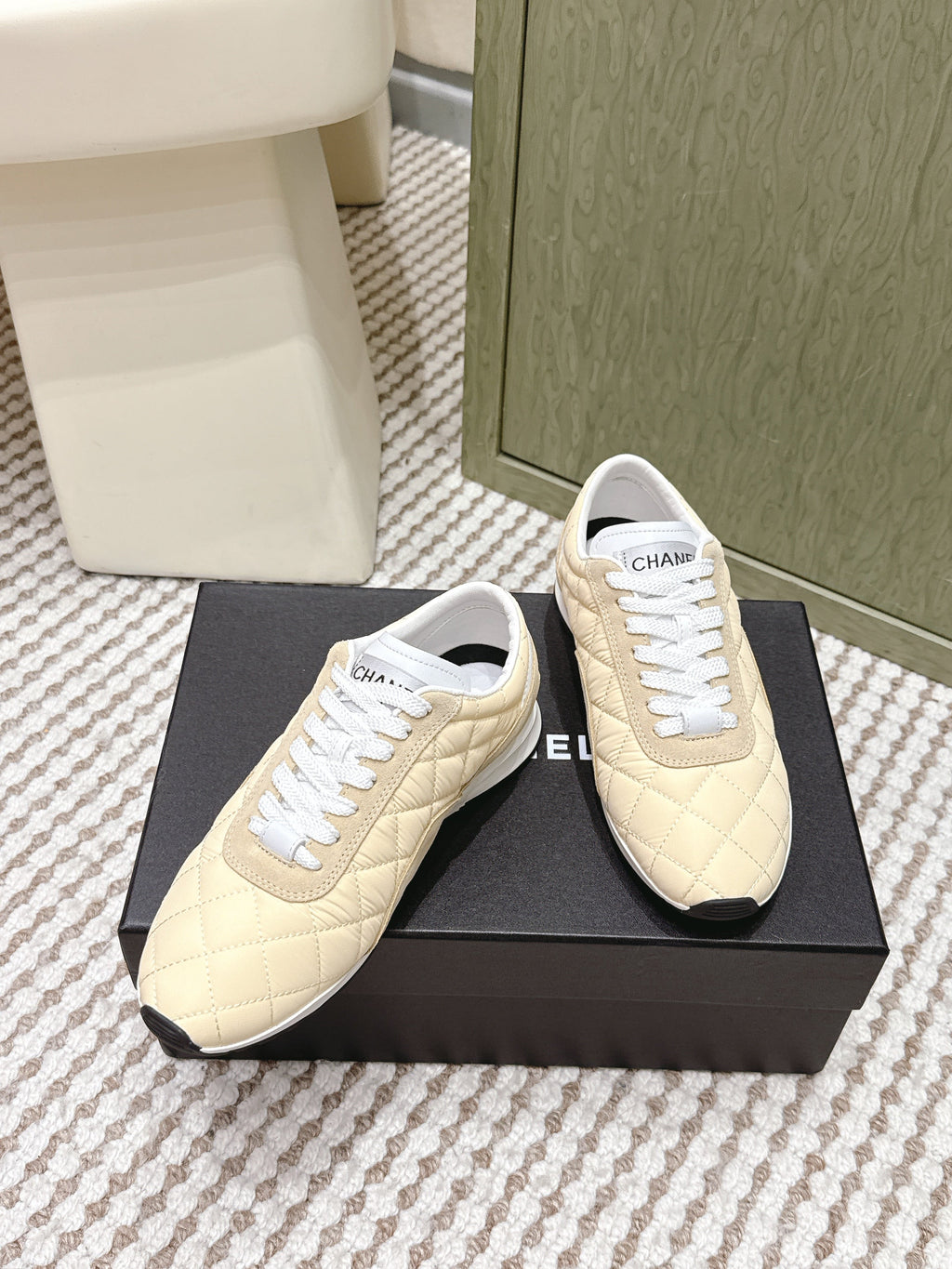 CHANEL 25S SNEAKERS IN LIGHT YELLOW CALFSKIN AND SUEDE