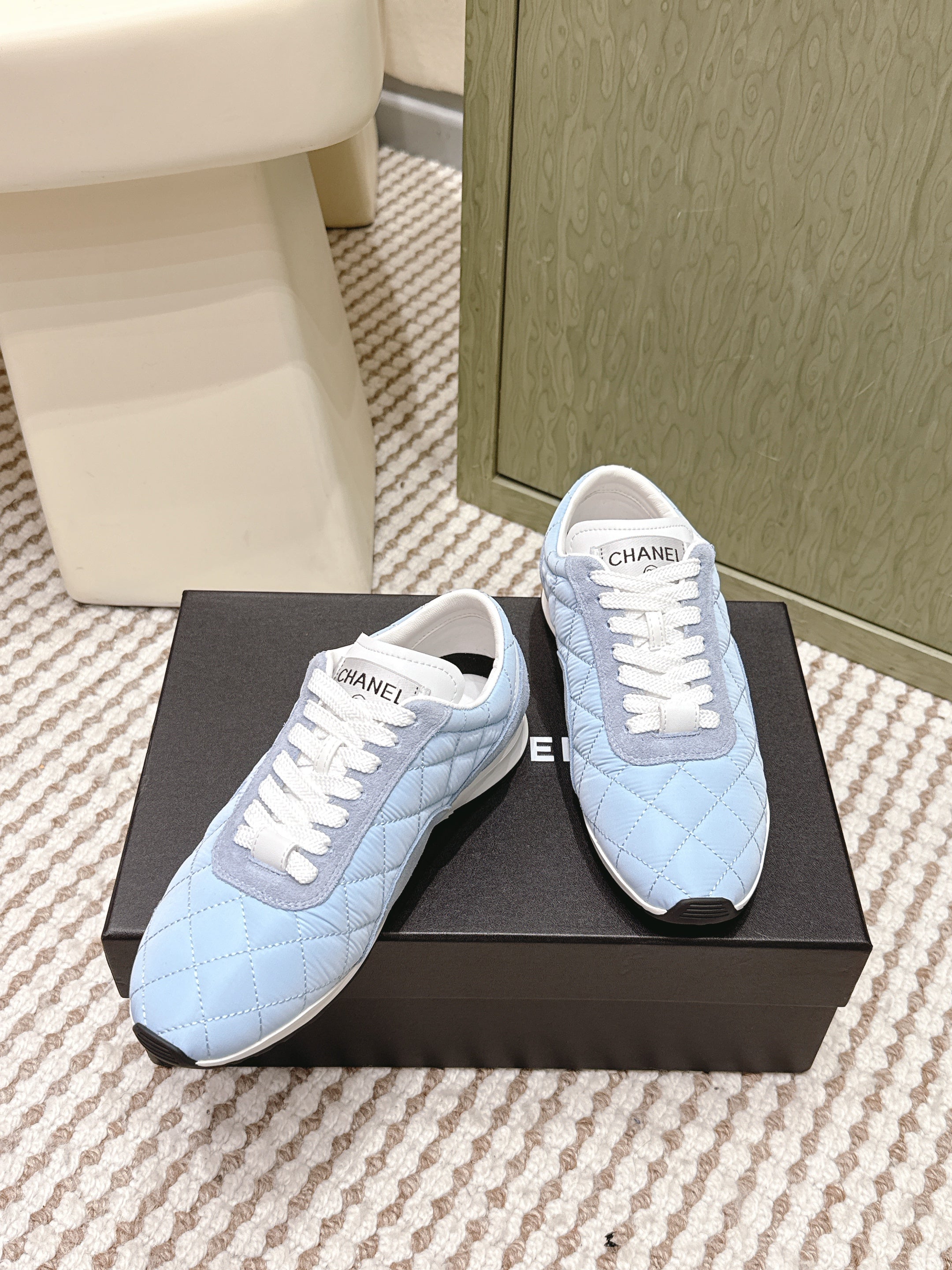 CHANEL 25S SNEAKERS IN LIGHT BLUE CALFSKIN AND SUEDE
