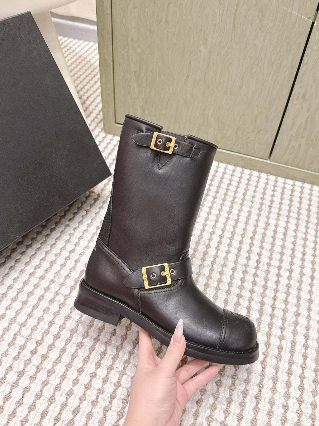 CHANEL 25S CALF-HIGH CHELSEA BOOTS IN BLACK CALFSKIN GOLD HARDWARE