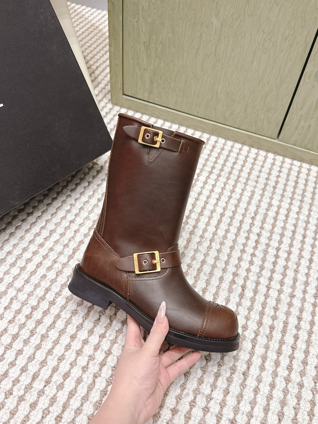 CHANEL 25S CALF-HIGH CHELSEA BOOTS IN BROWN CALFSKIN GOLD HARDWARE