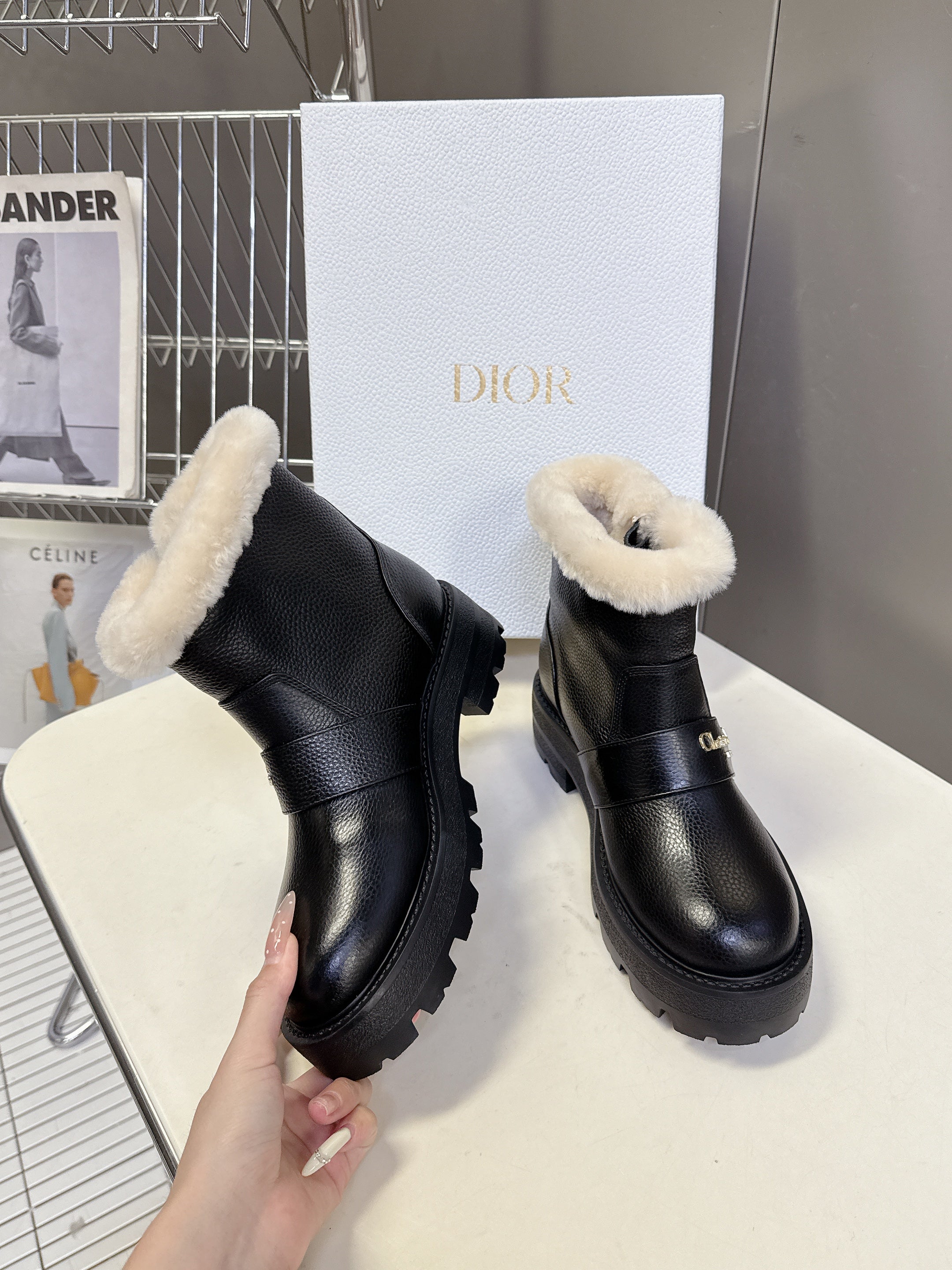 DIOR ALPS ANKLE BOOTS 25S IN BLACK LAMBSKIN AND BEIGE WOOL WITH SILVER HARDWARE