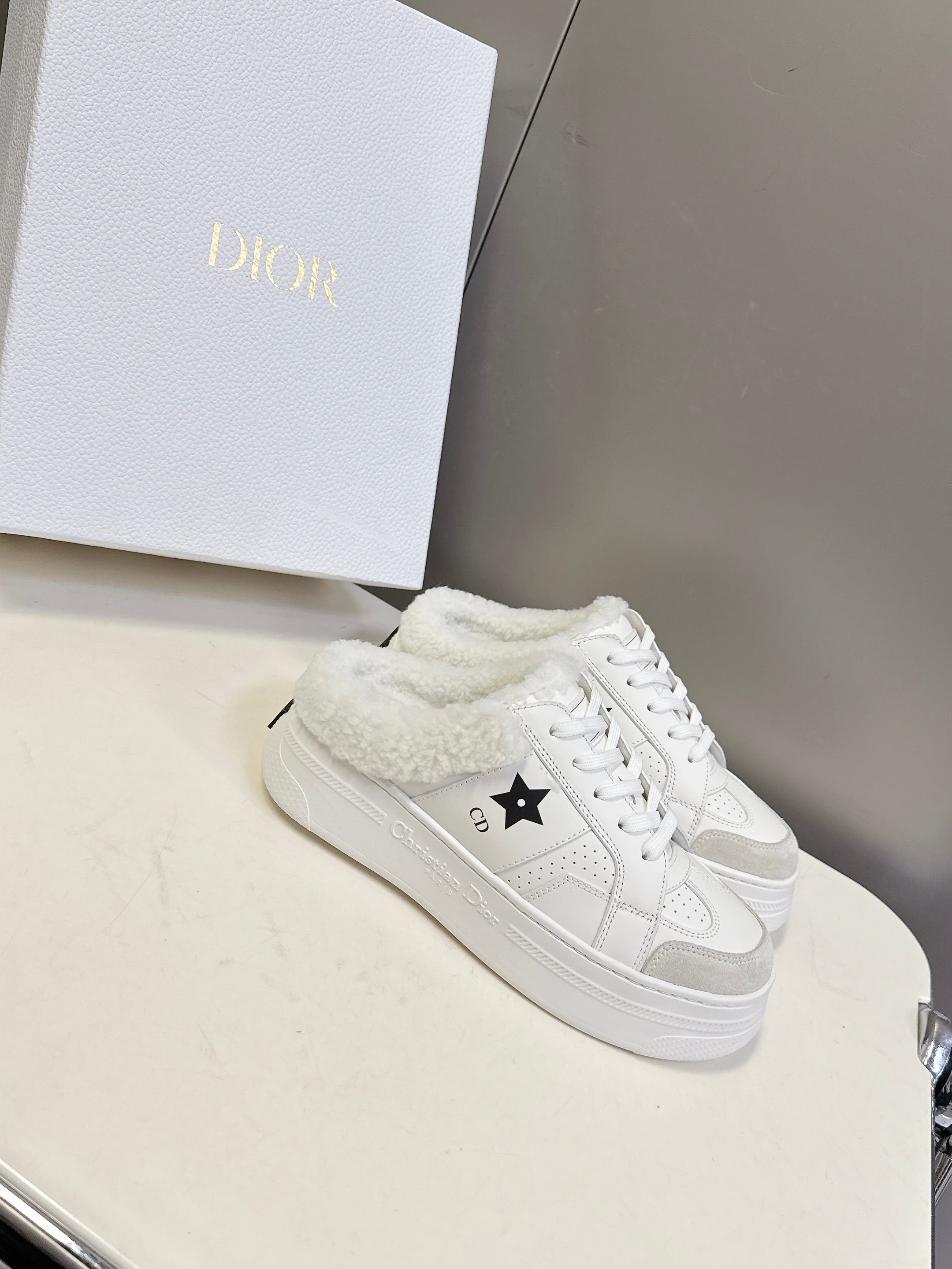 DIOR 25S  STAR SNEAKERS 40 MM IN WHITE LAMBSKIN AND WOOL STYLE 1