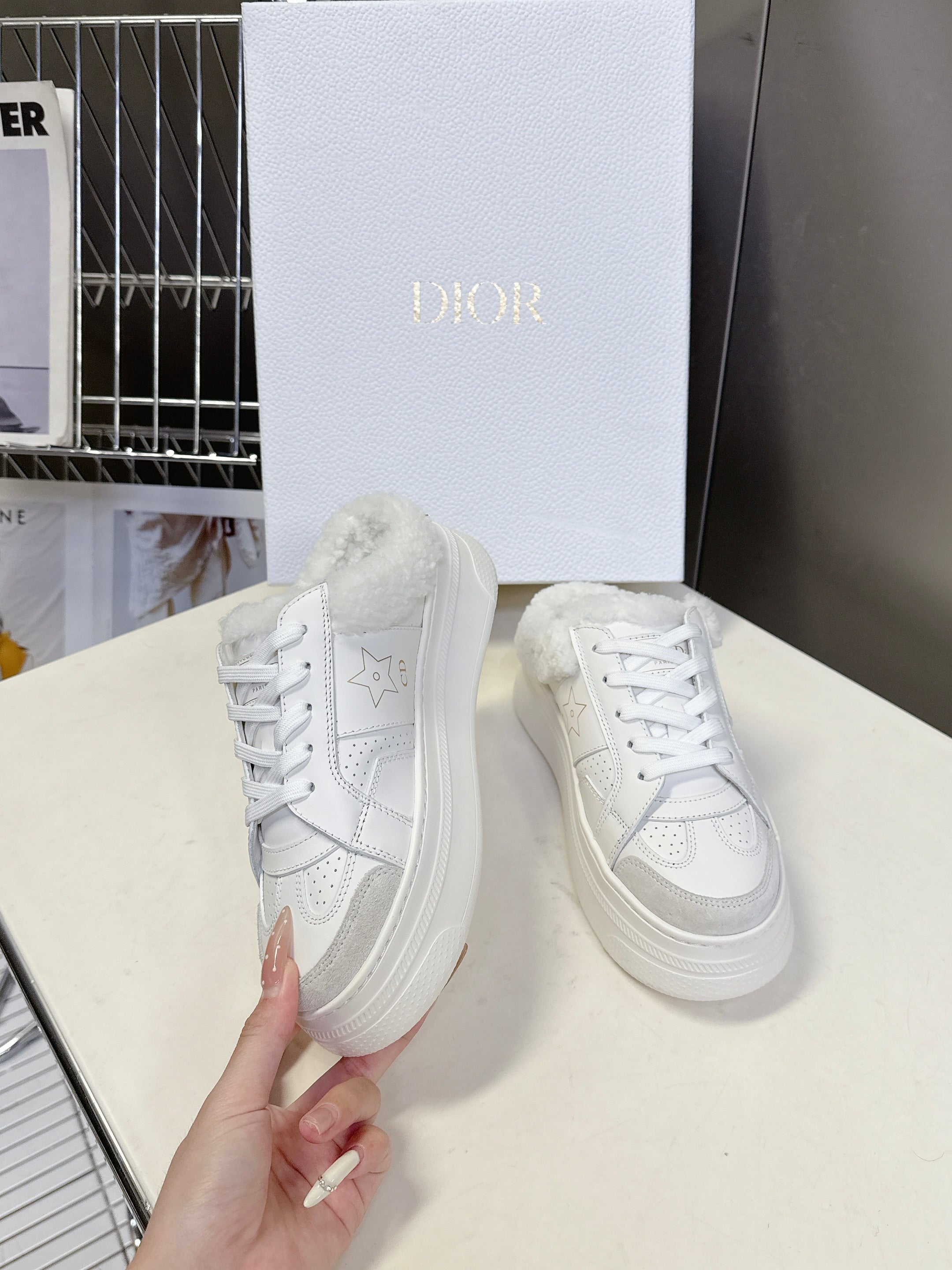 DIOR 25S  STAR SNEAKERS 40 MM IN WHITE LAMBSKIN AND WOOL